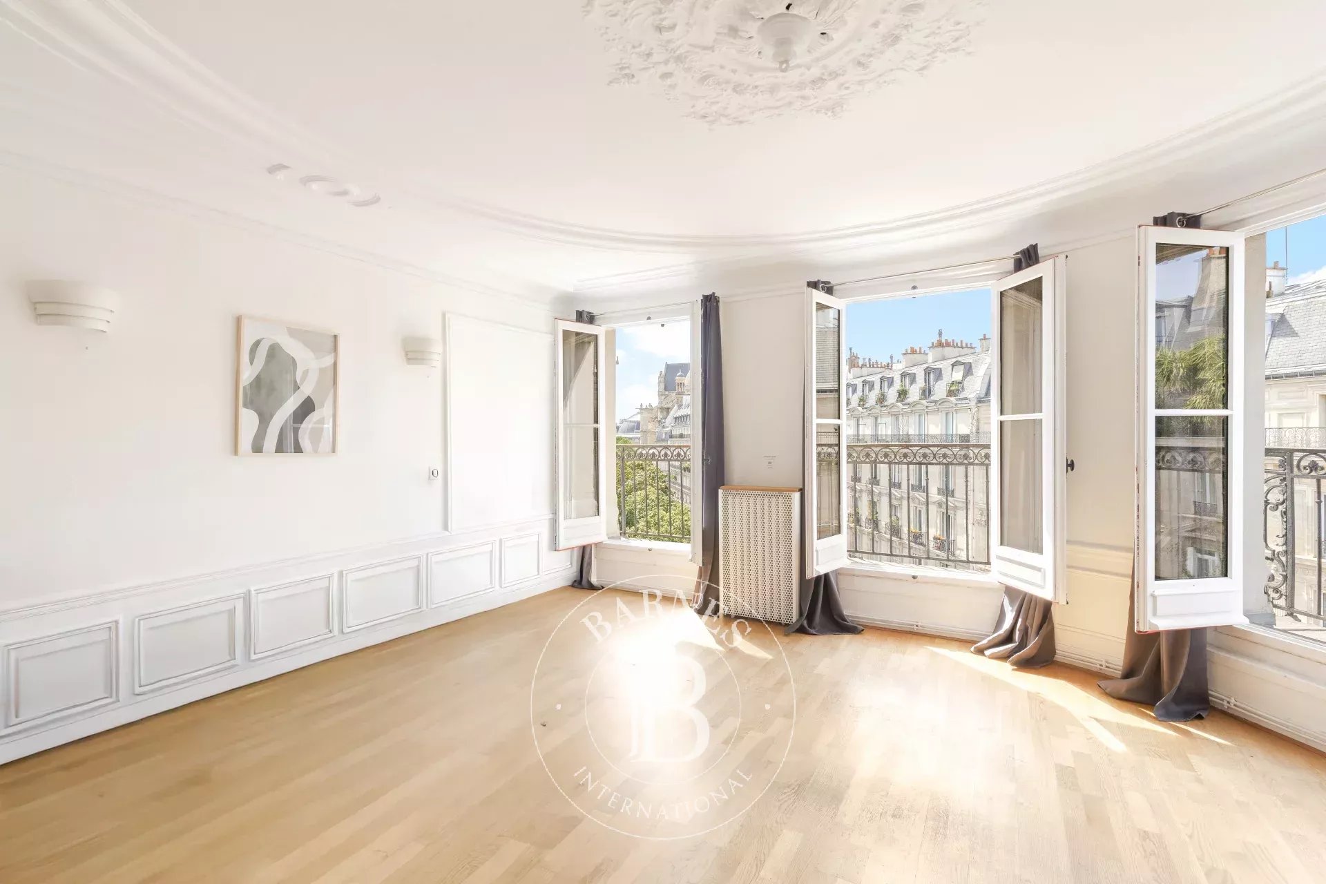 Appartement Paris 75001  -  ref 87153609 (picture 2)