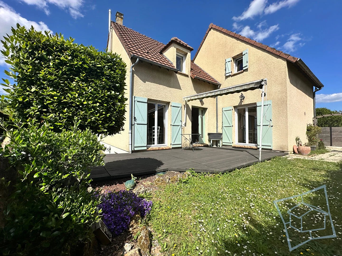 Maison individuelle sur sous-sol total - Centre Village - 6 pièce(s) 122m2