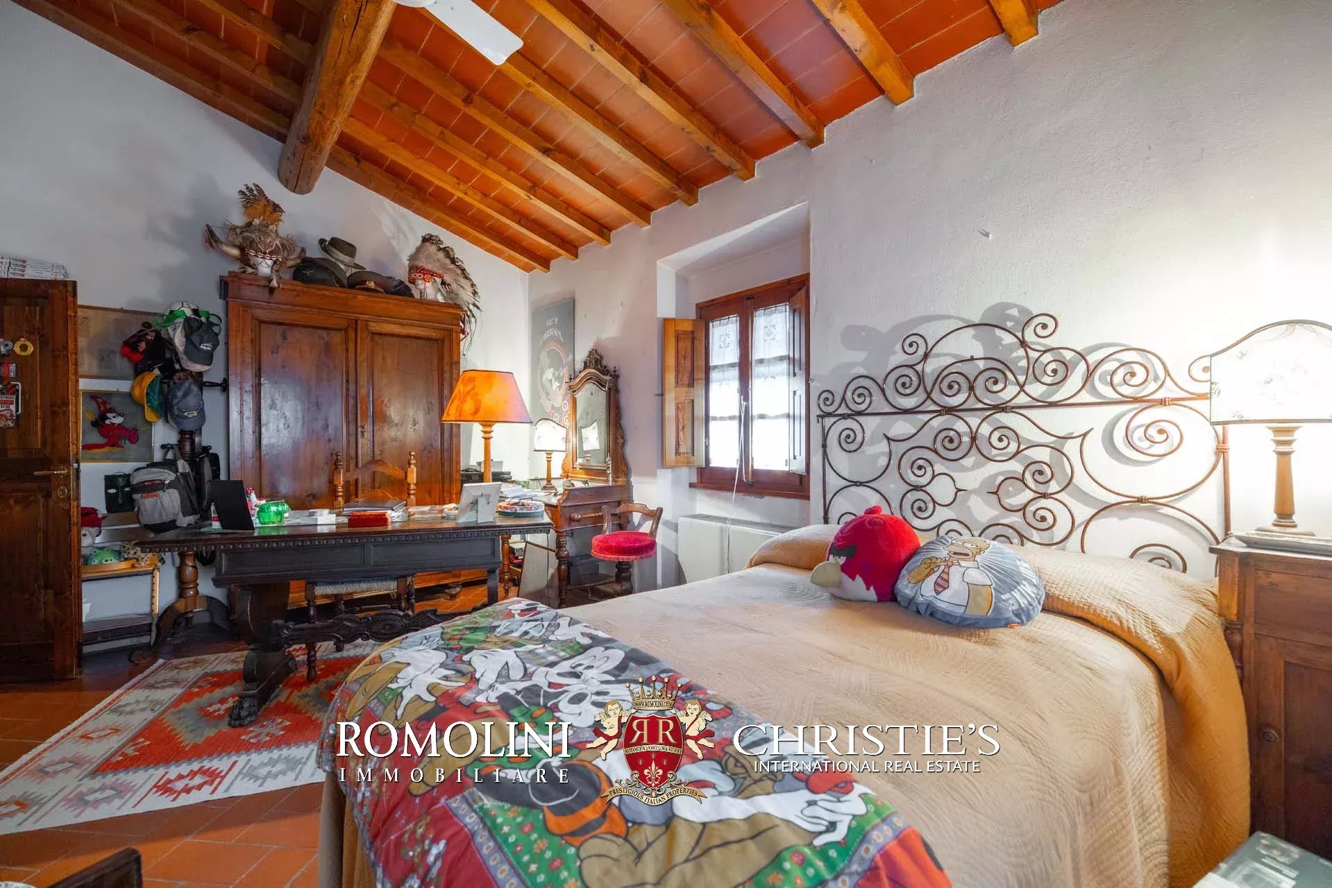 8 Bedroom Villa/Townhouse's Image 30
