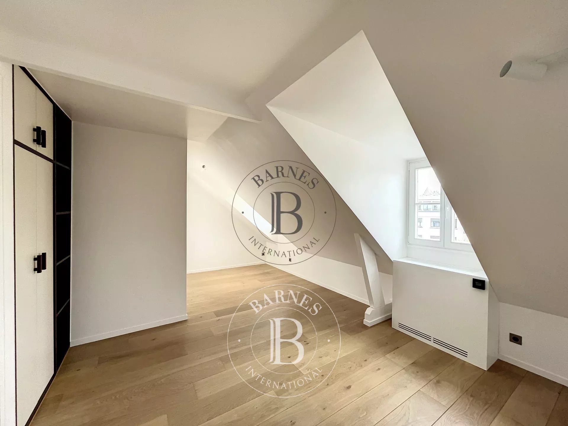 Daire Paris 8ème - picture 16