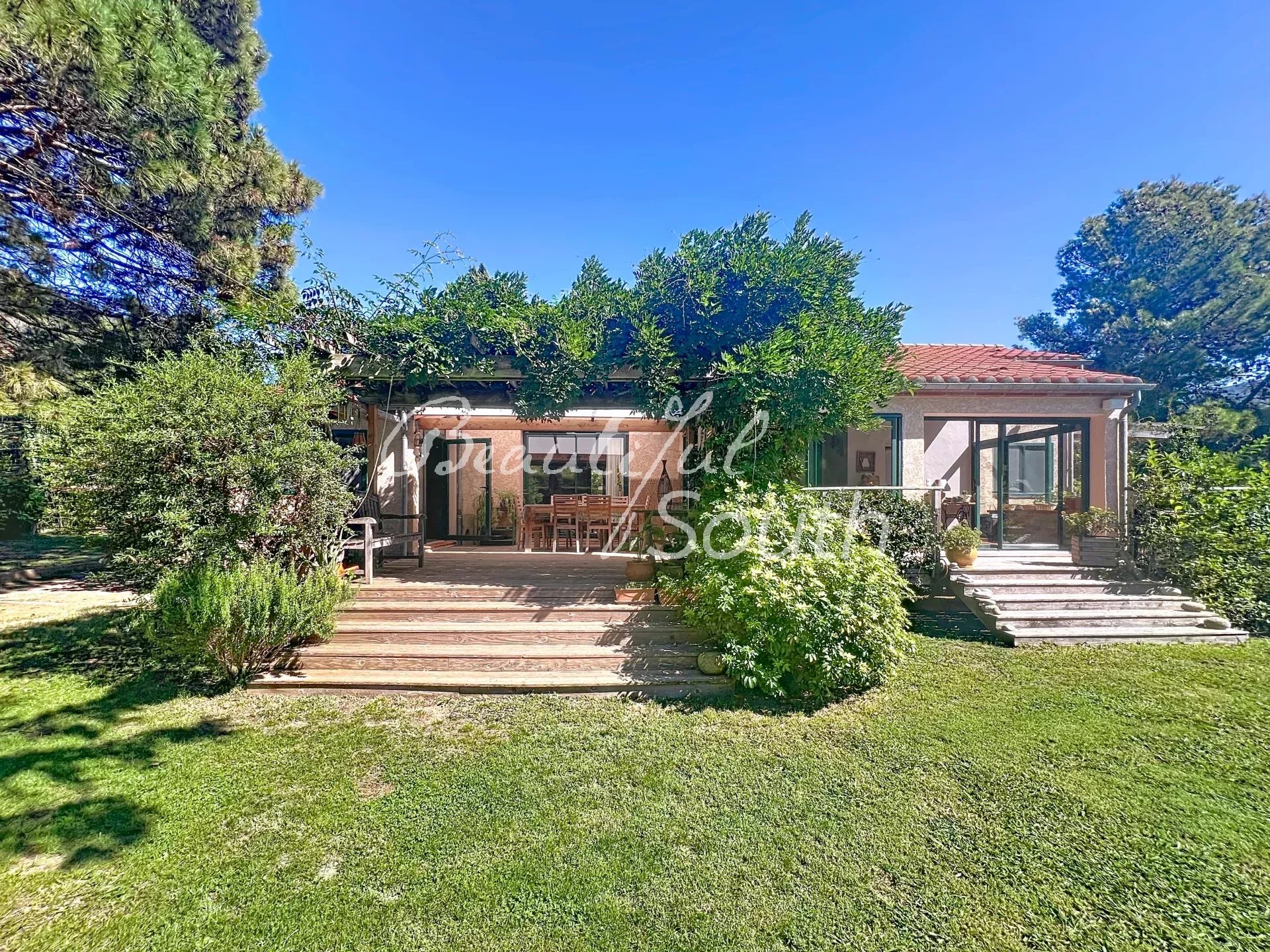 Sale House Estoher