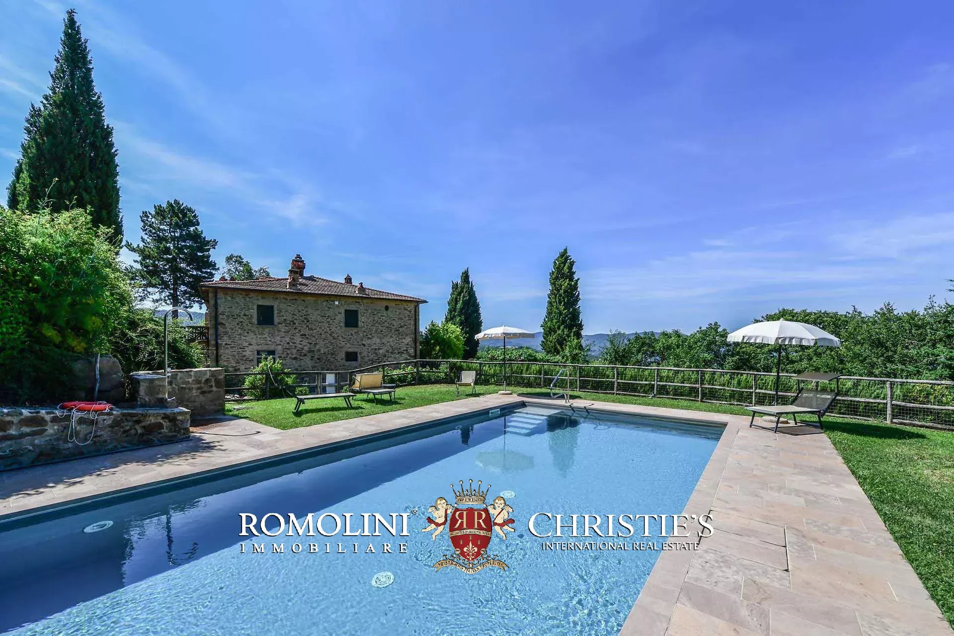 TENUTA VINICOLA BIOLOGICA IN VENDITA, CANTINA BIO TOSCANA