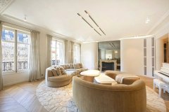 Luxury Apartment Paris: 3-Suite Legacy Estate on Avenue Rapp — photo 3 of 7