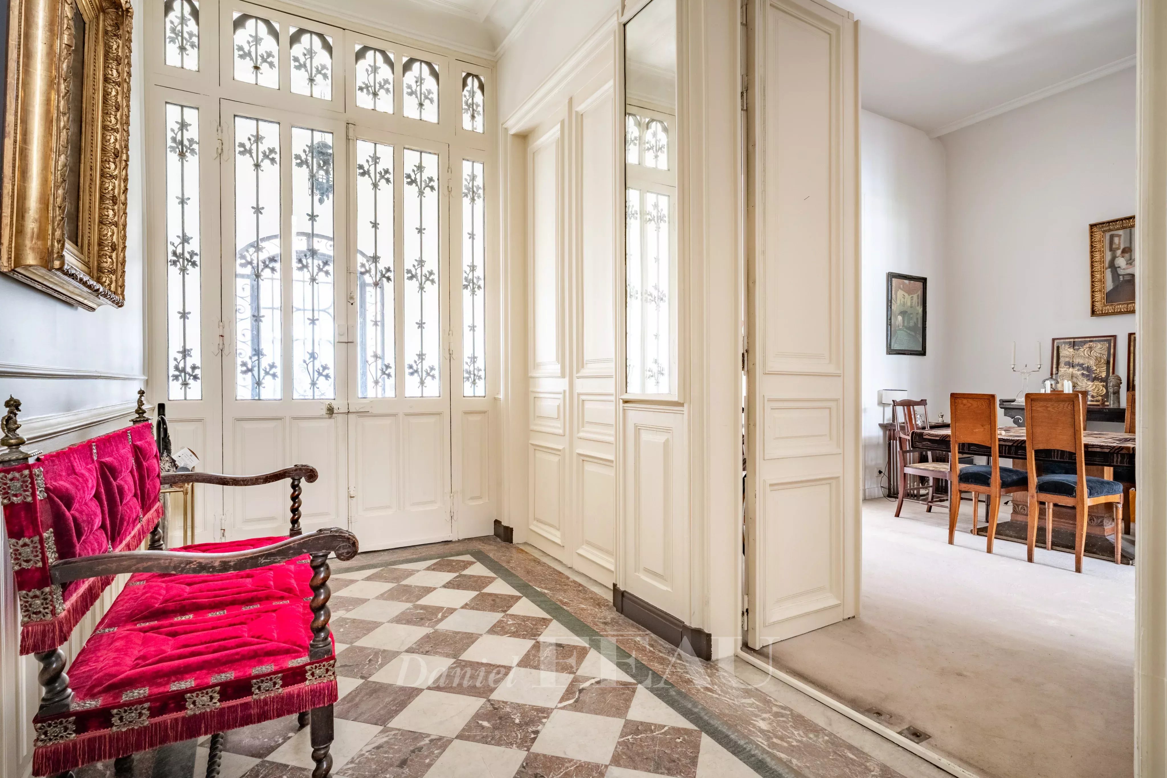 Sale Mansion Paris 16th