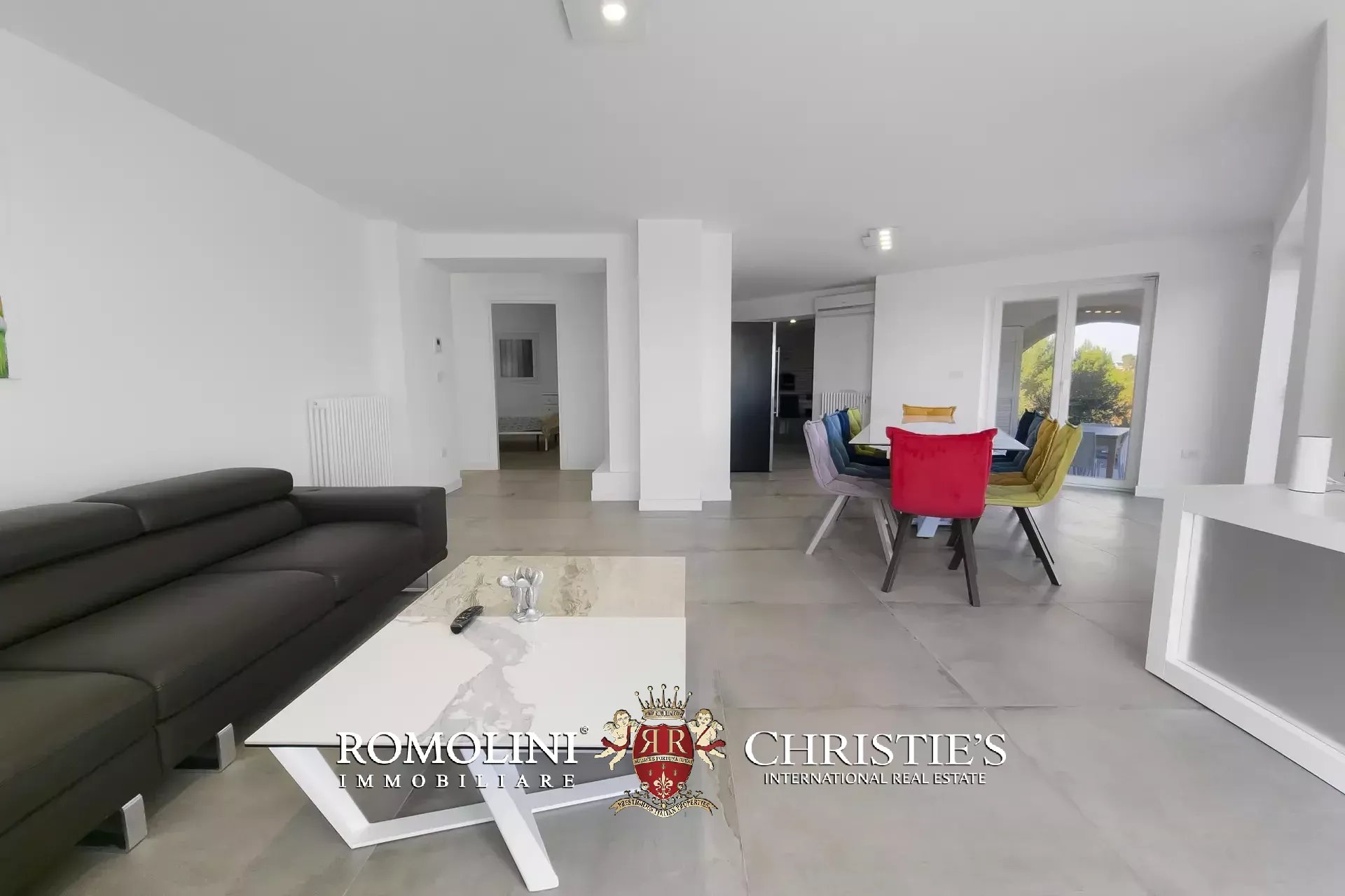 5 Bedroom Villa/Townhouse's Image 9