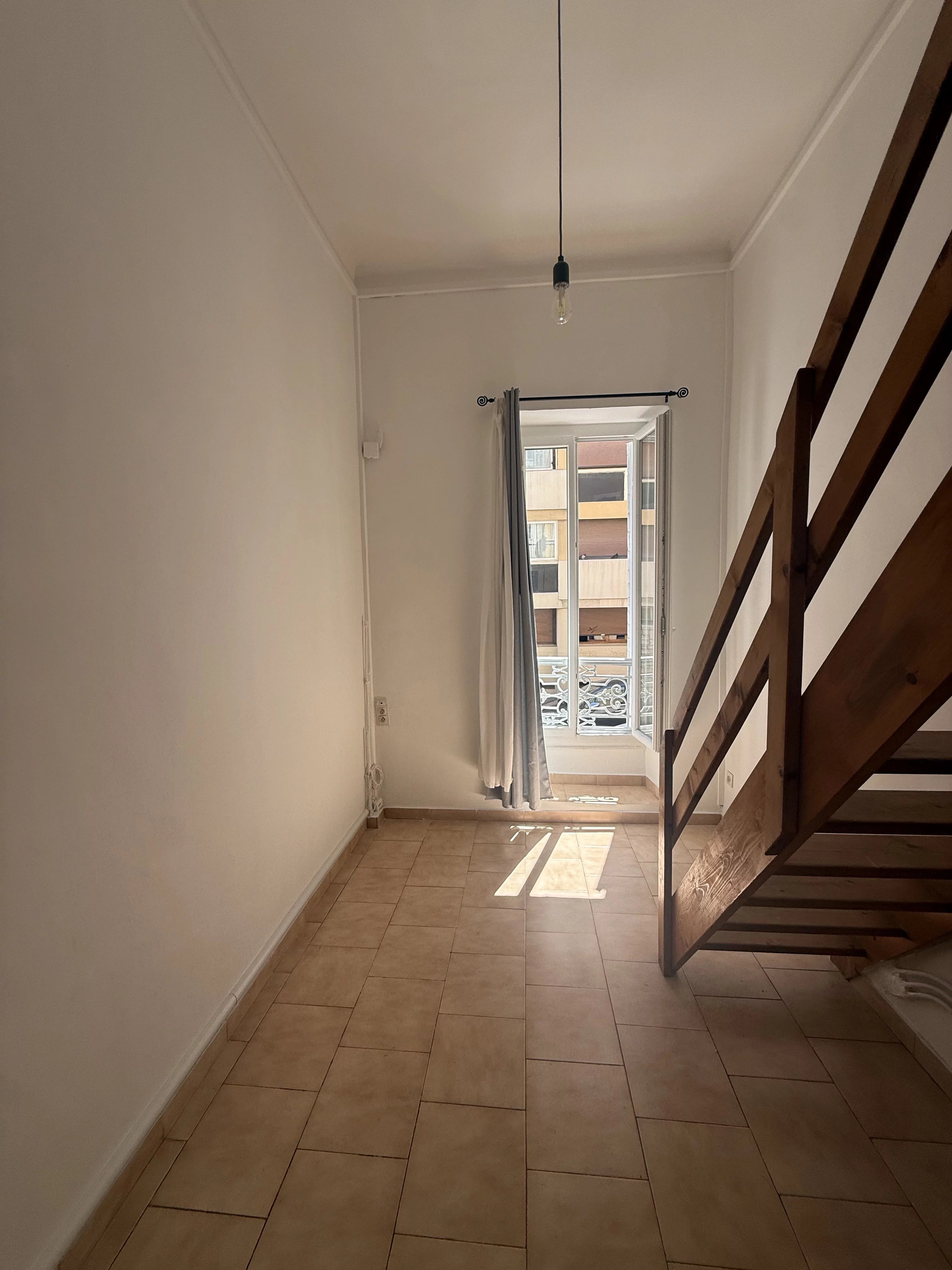 Studio 12m2 dans le 13005