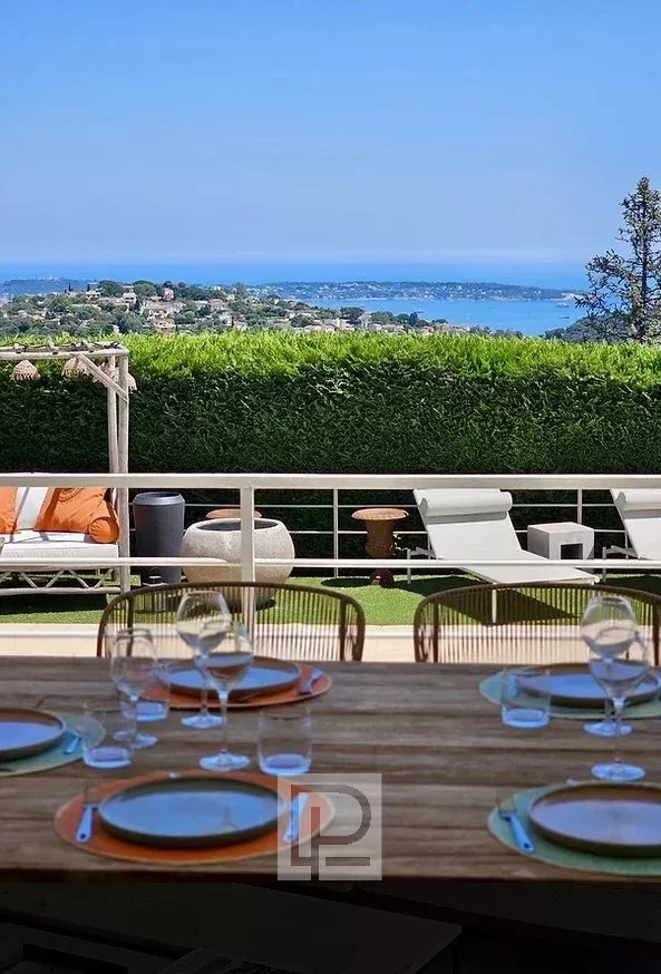 HEIGHTS OF GOLFE JUAN - SEA VIEW