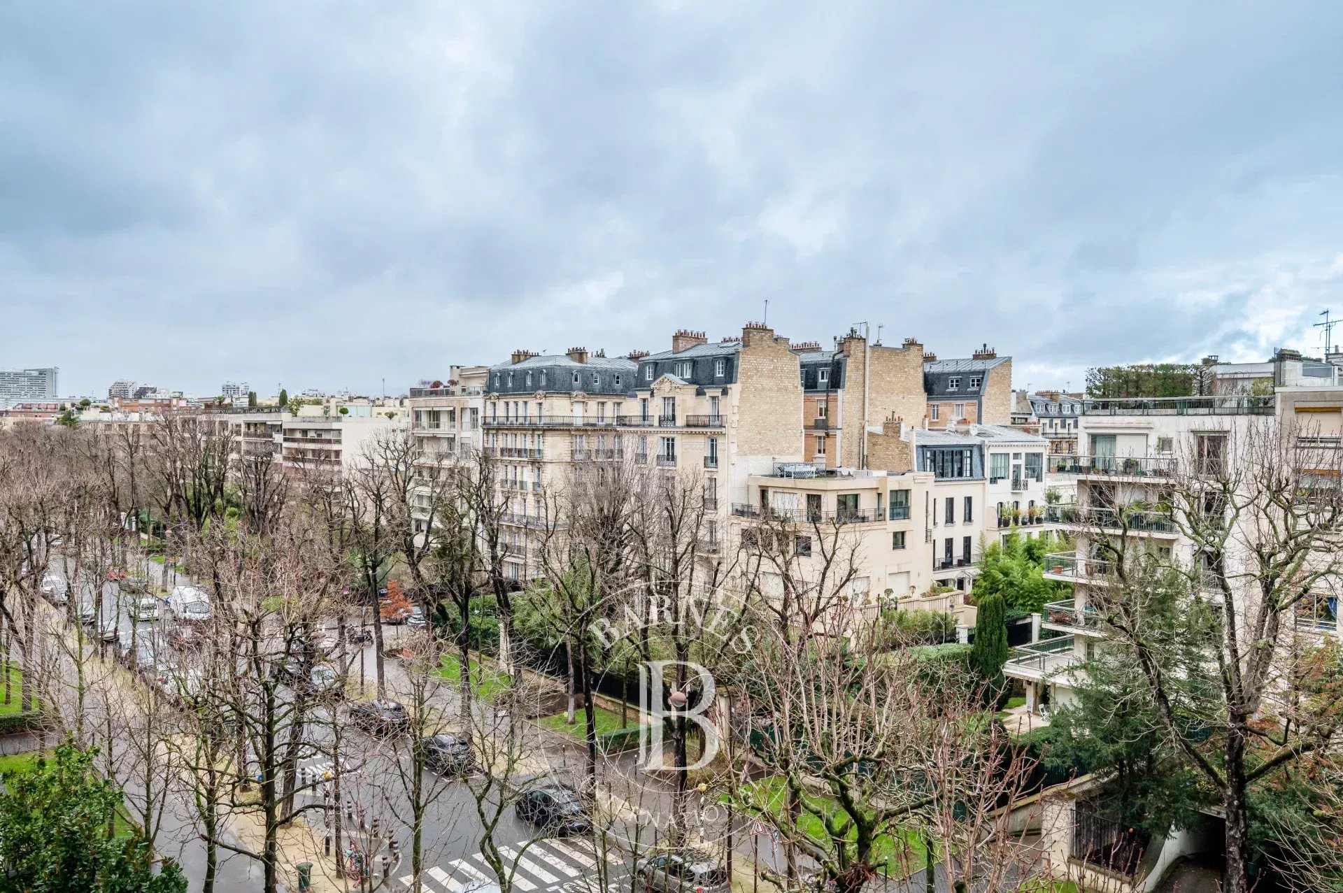 Neuilly - Argenson - 3-bedroom apartment - Upper floor - Unobstructed views