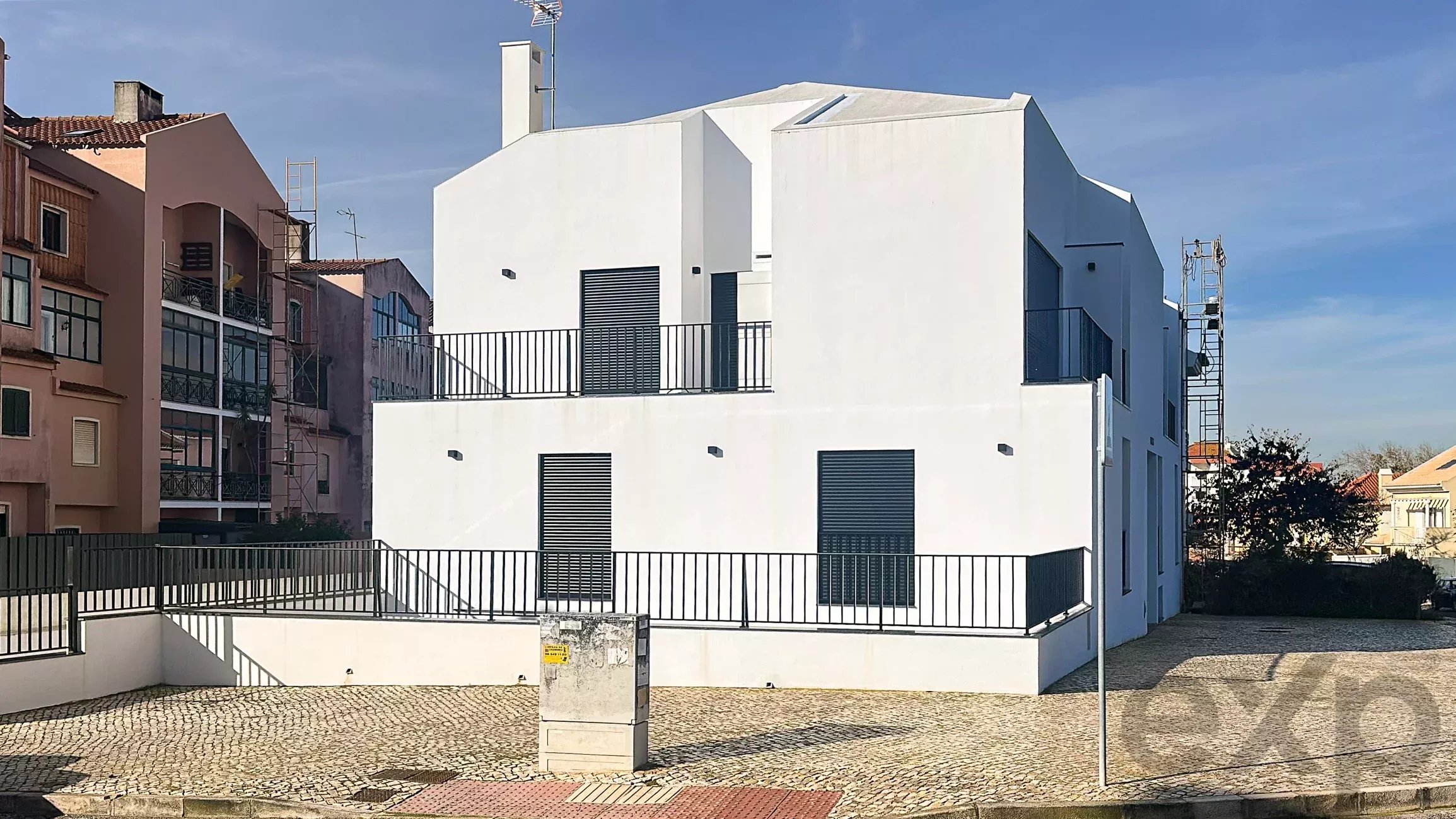 Modern Apartment in Alcabideche: Comfort and Technology 86651580 image 1