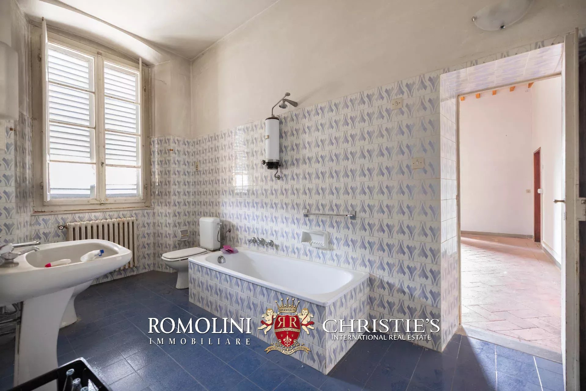 8 Bedroom Villa/Townhouse's Image 39