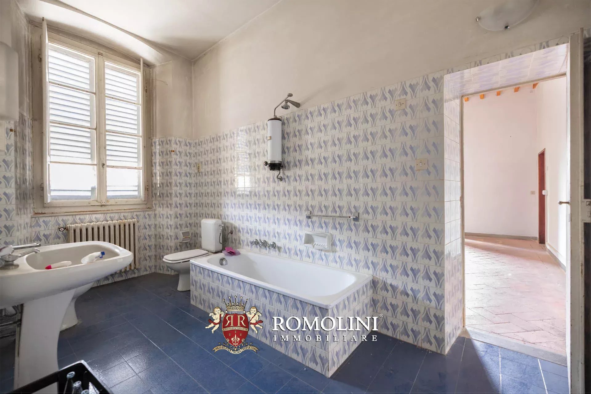 8 Bedroom Villa/Townhouse's Image 39