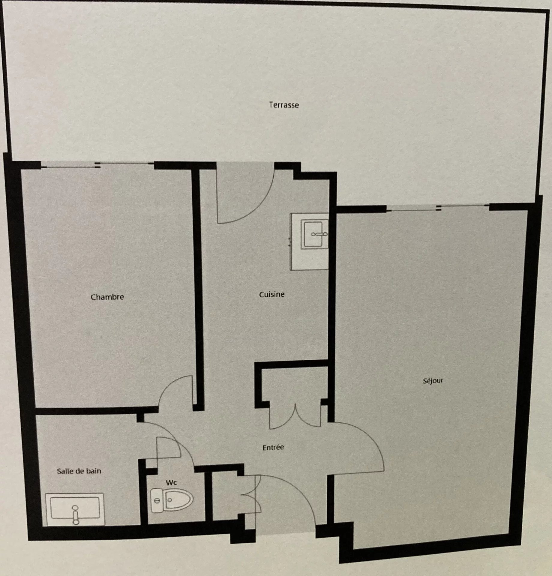 Grasse : dans petit immeuble proche toutes commodités à pieds2 pièces en rez de chaussée composé d'un ...