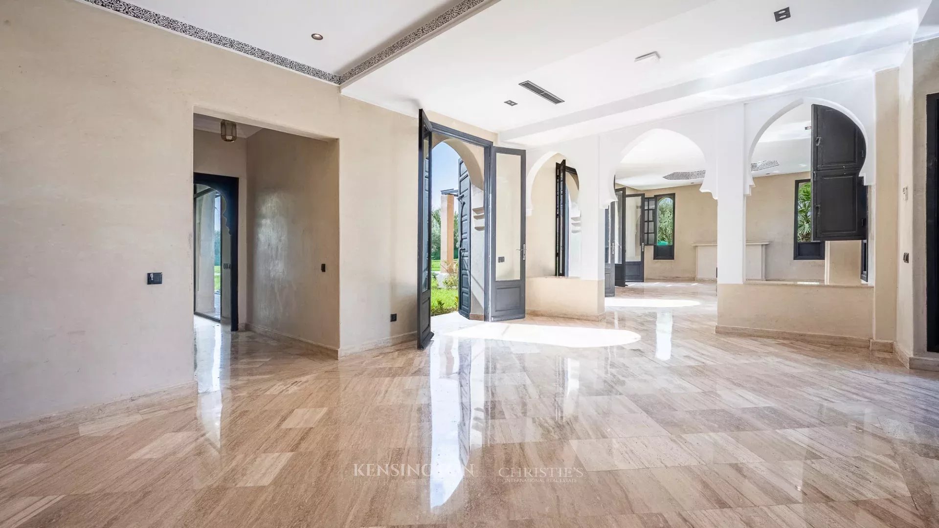 4 Bedroom Villa/Townhouse's Image 4