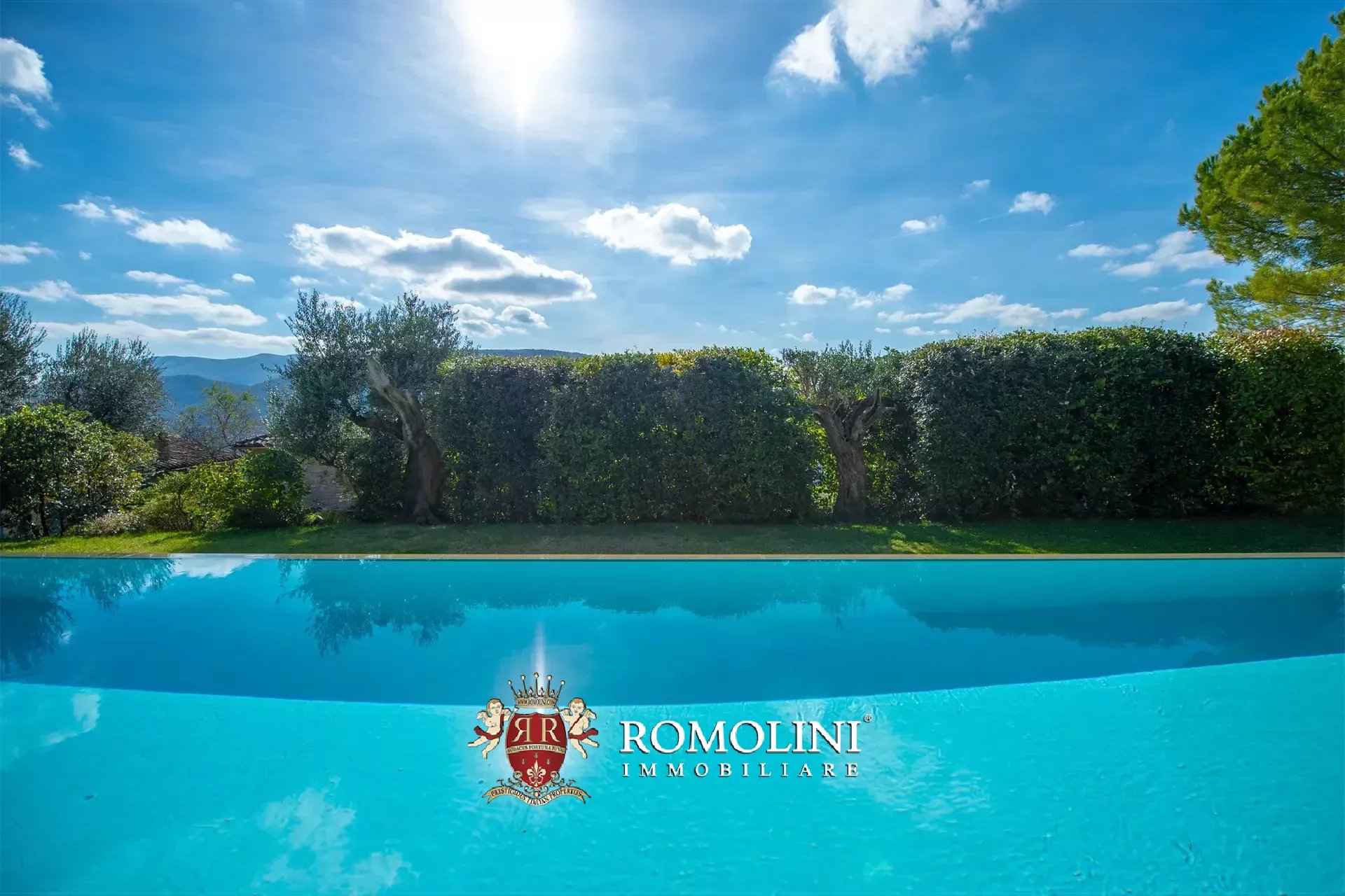 BORGO RISTRUTTURATO CON PISCINA IN VENDITA A UMBERTIDE