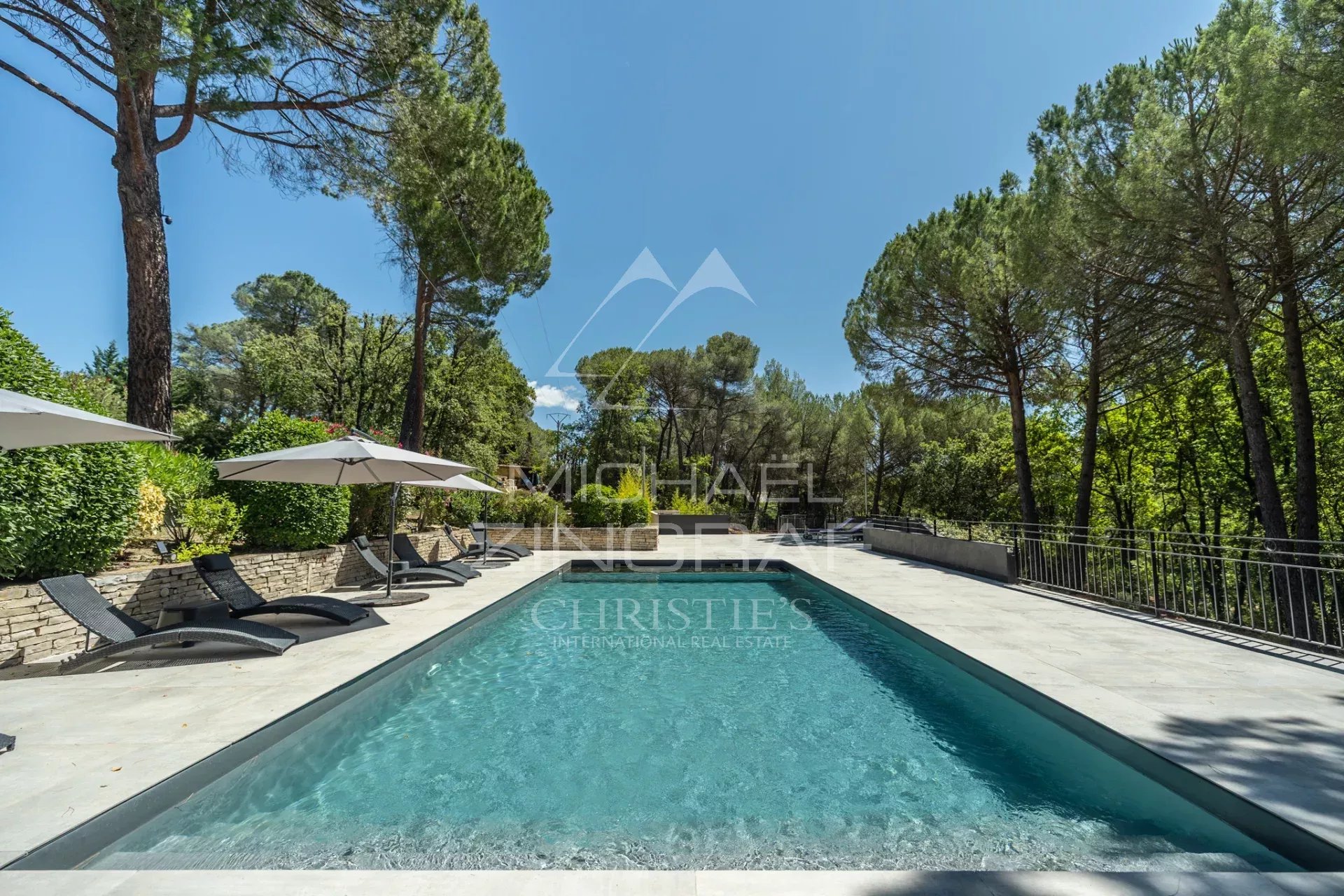 6 Bedroom Villa/Townhouse's Image 14