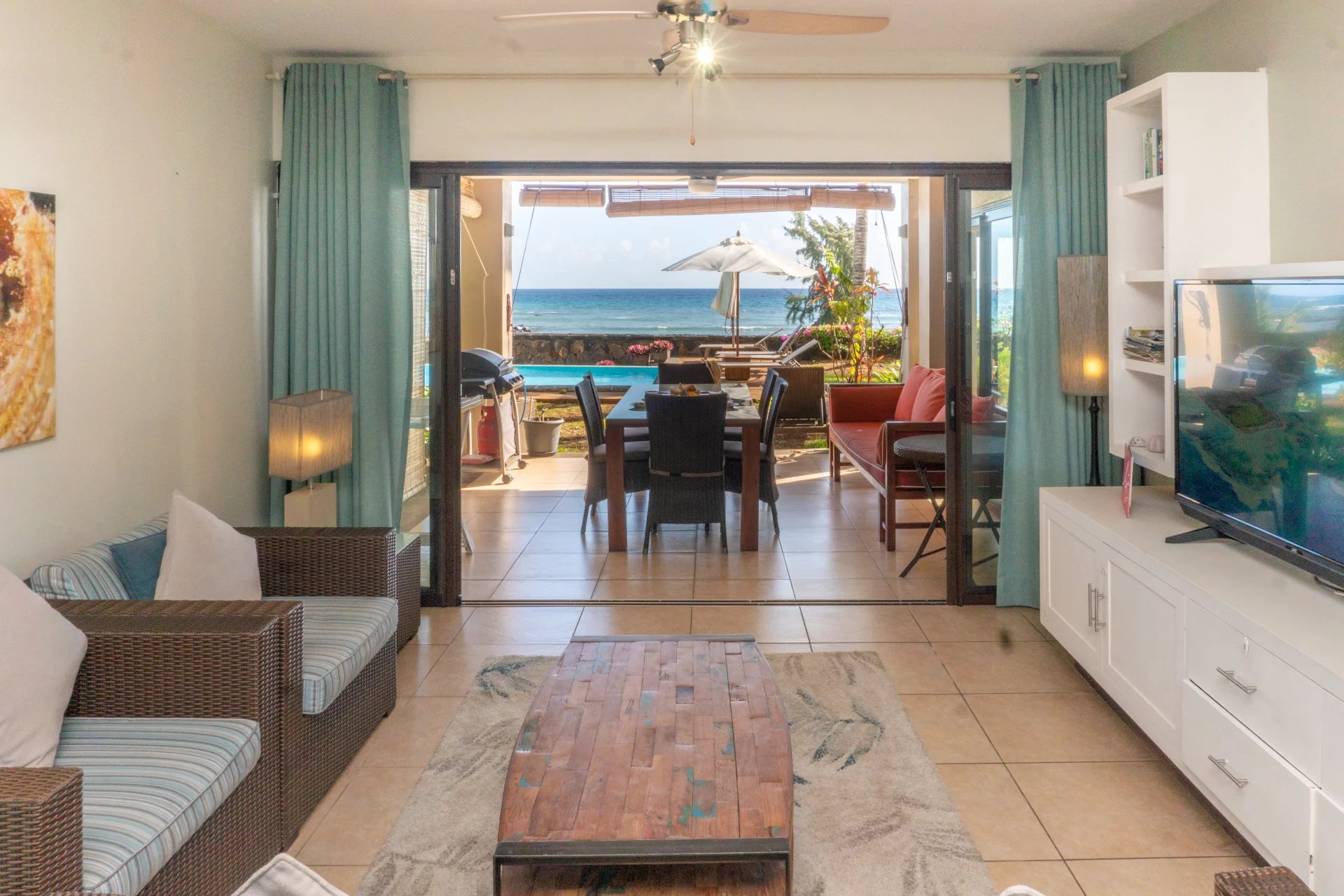 Beachfront apartment for sale