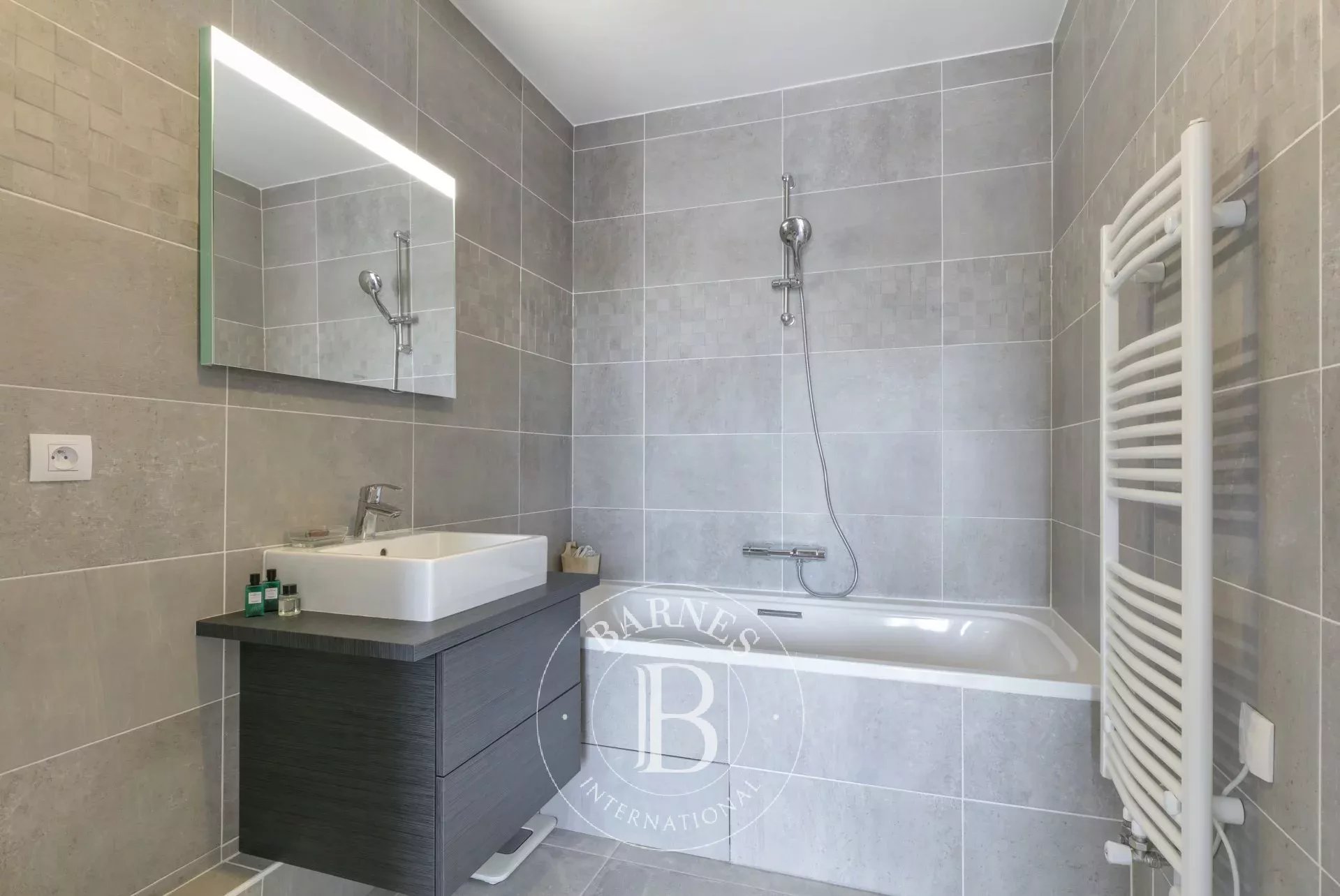 Daire Issy-les-Moulineaux - picture 13