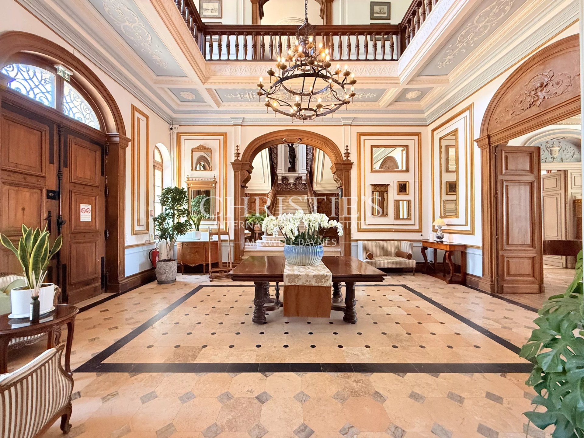 53 Bedroom Chateau's Image 13