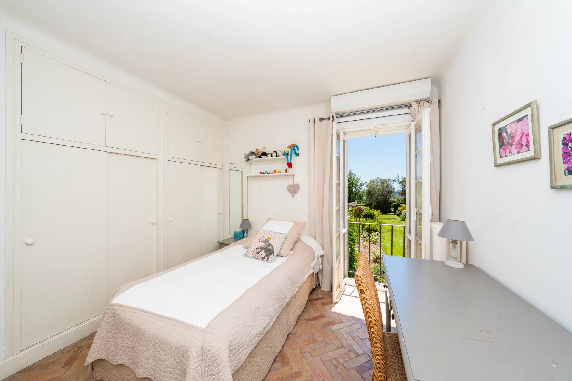 7950515-Propriété Opio