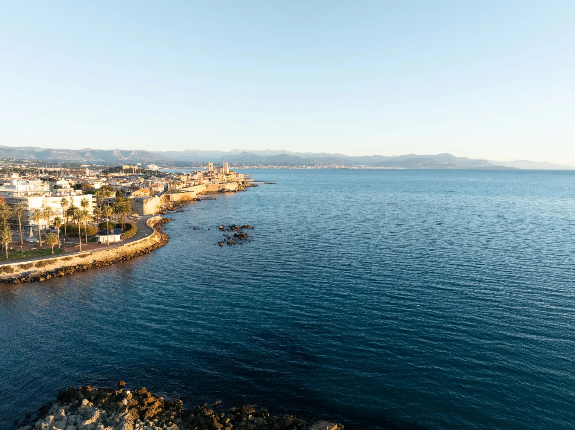 Seasonal rental Villa Antibes
