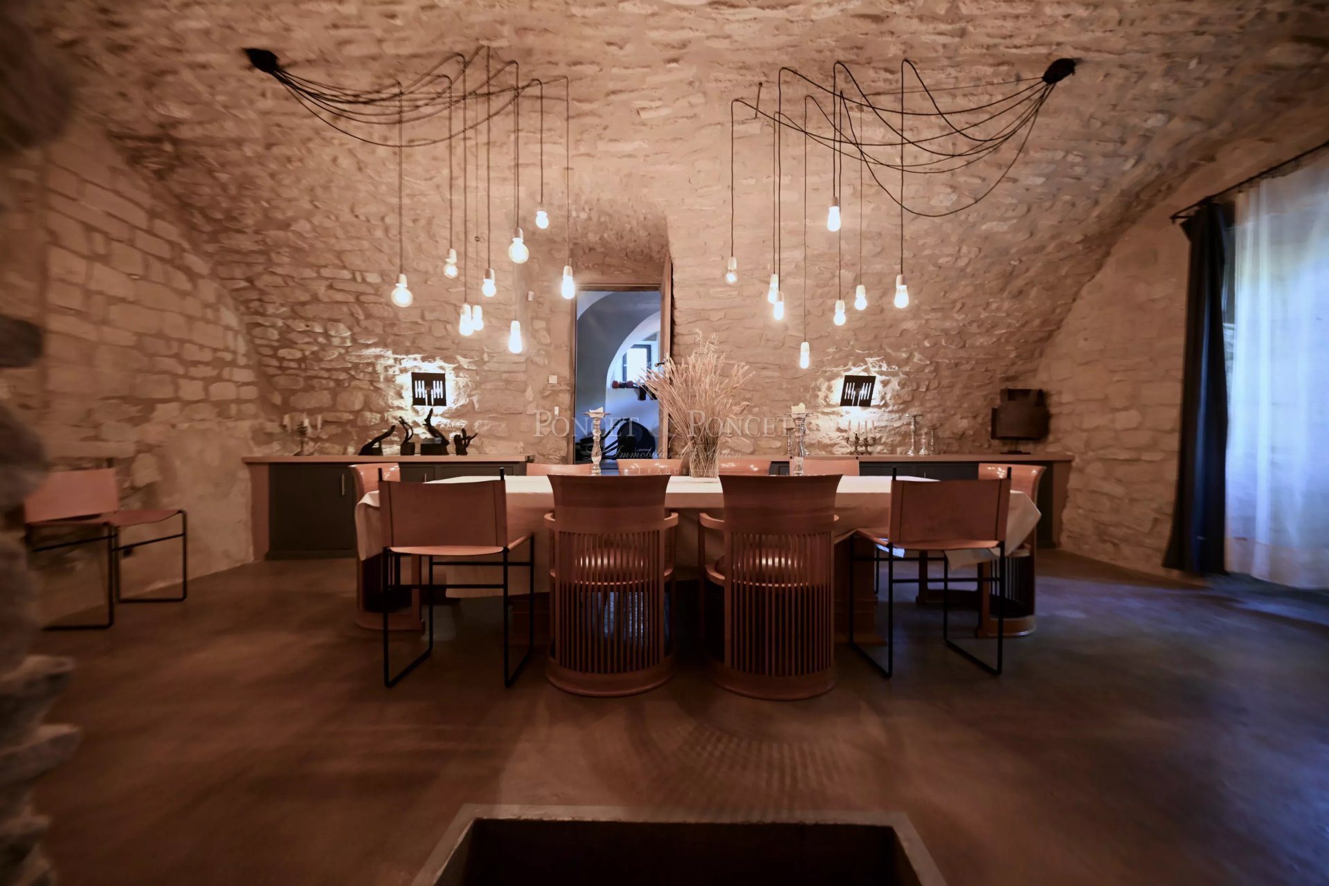 7 Bedroom Villa/Townhouse's Image 7