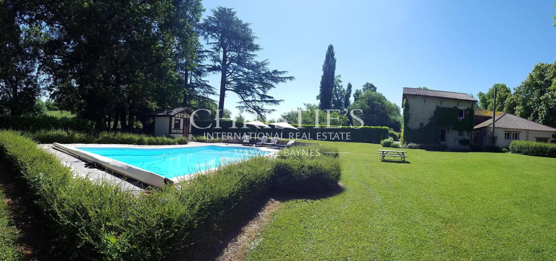 10 Bedroom Chateau's Image 23
