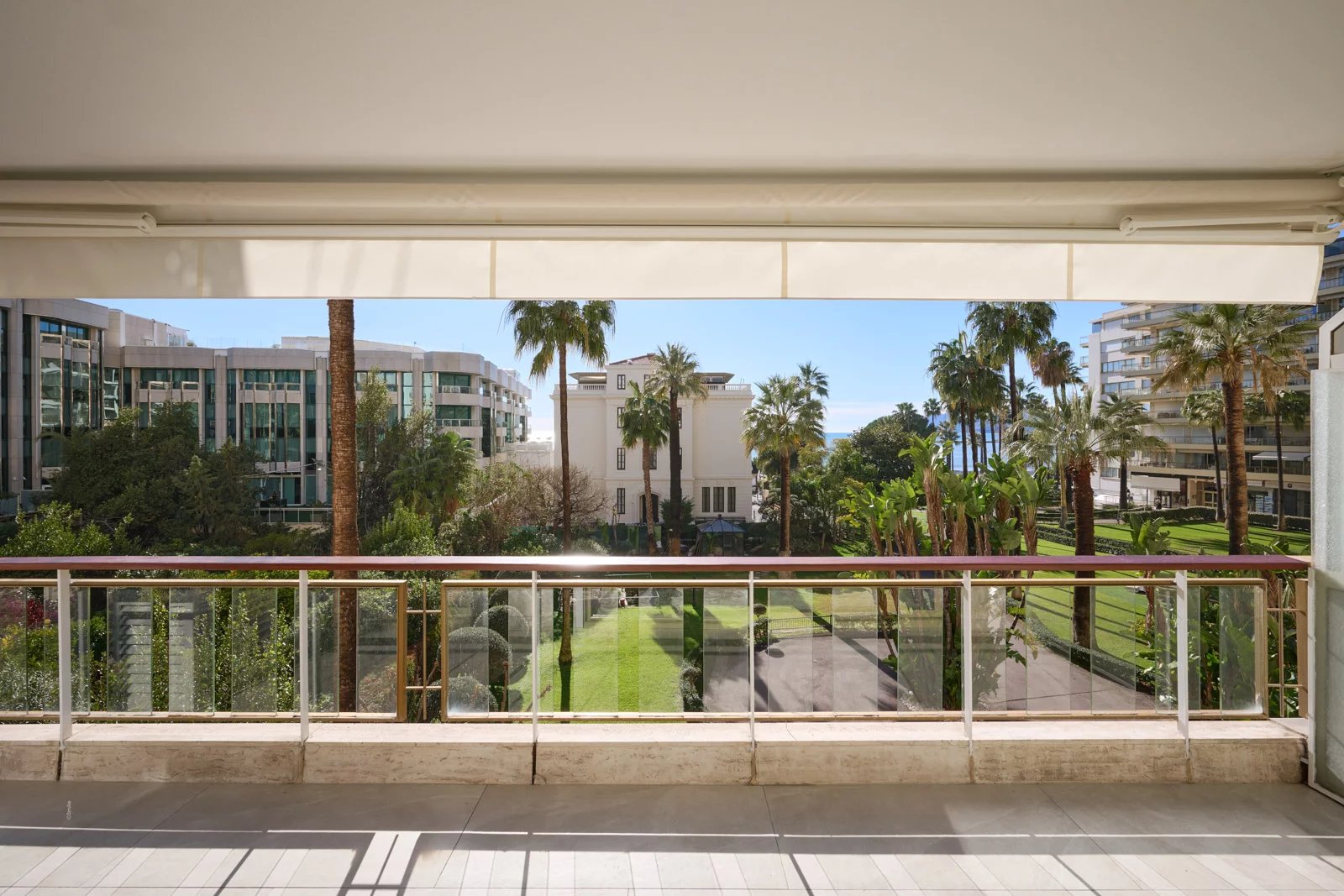 Image of Apartment - 2 Bedrooms for Sale in Alpes-Maritimes-Cannes-France, Image 1