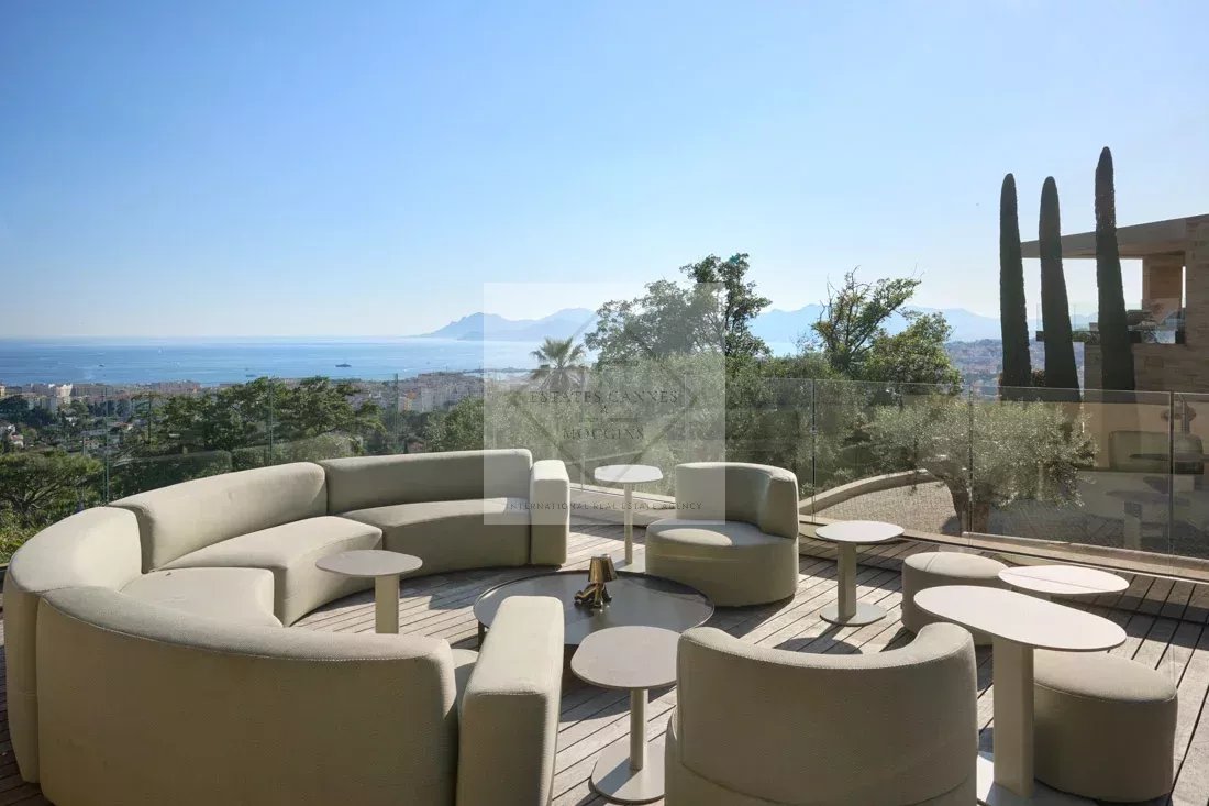 Villa Ultra-Luxe Neuve à Cannes – Location Saisonnière d’Exception