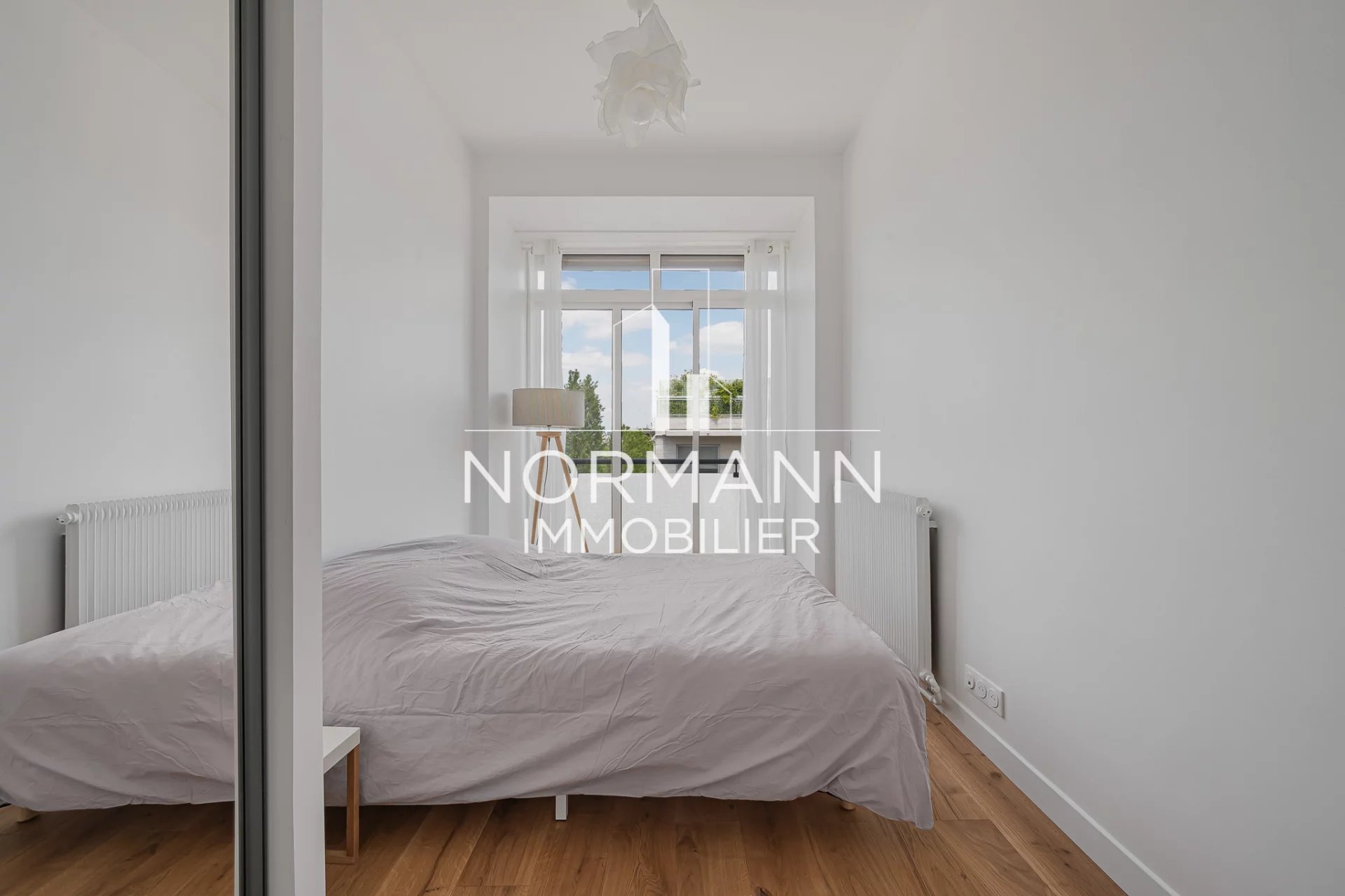NEUILLY SUR SEINE- LONGCHAMP/DELABORDERE-3 BEDROOMS-TERRACE