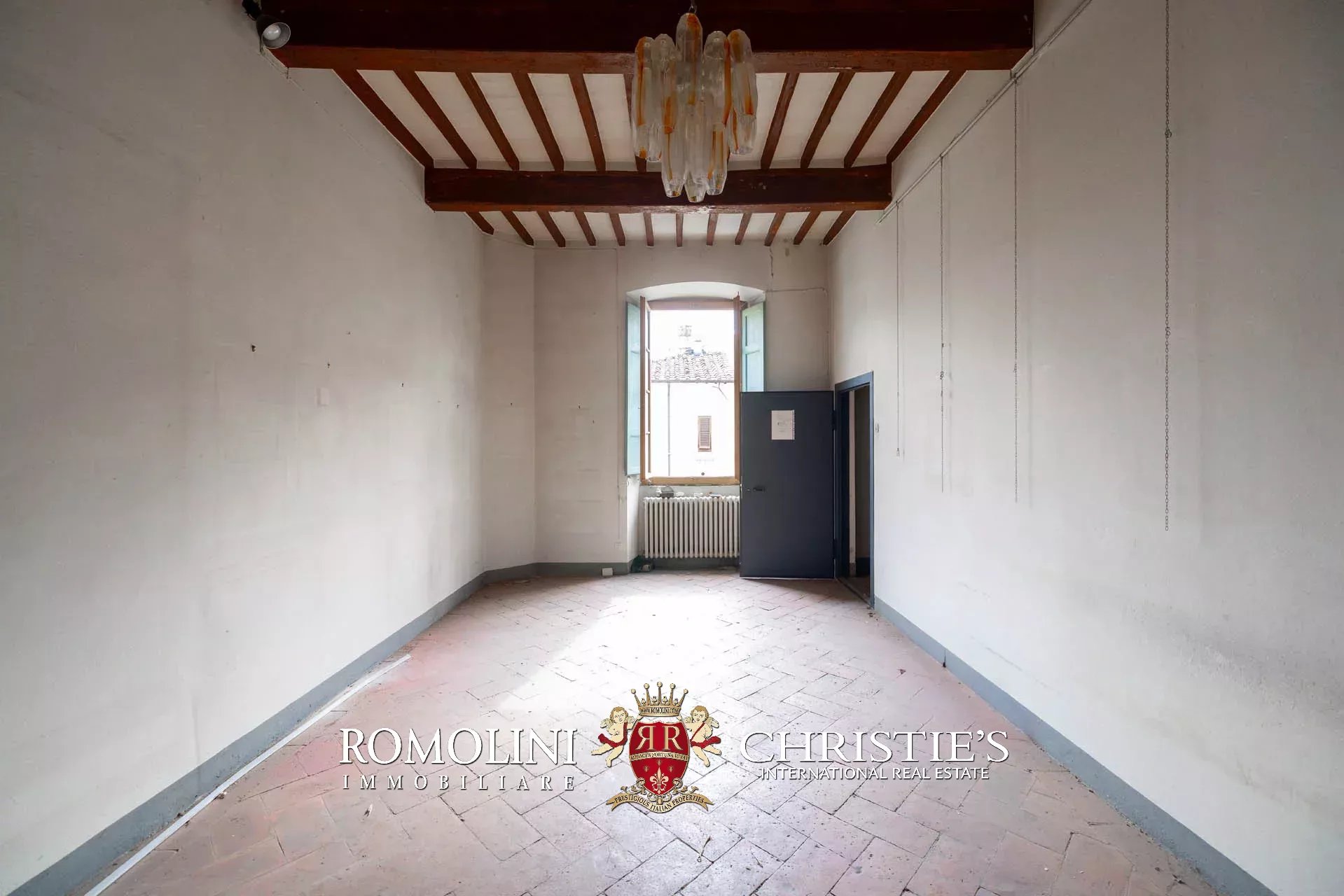 8 Bedroom Villa/Townhouse's Image 41