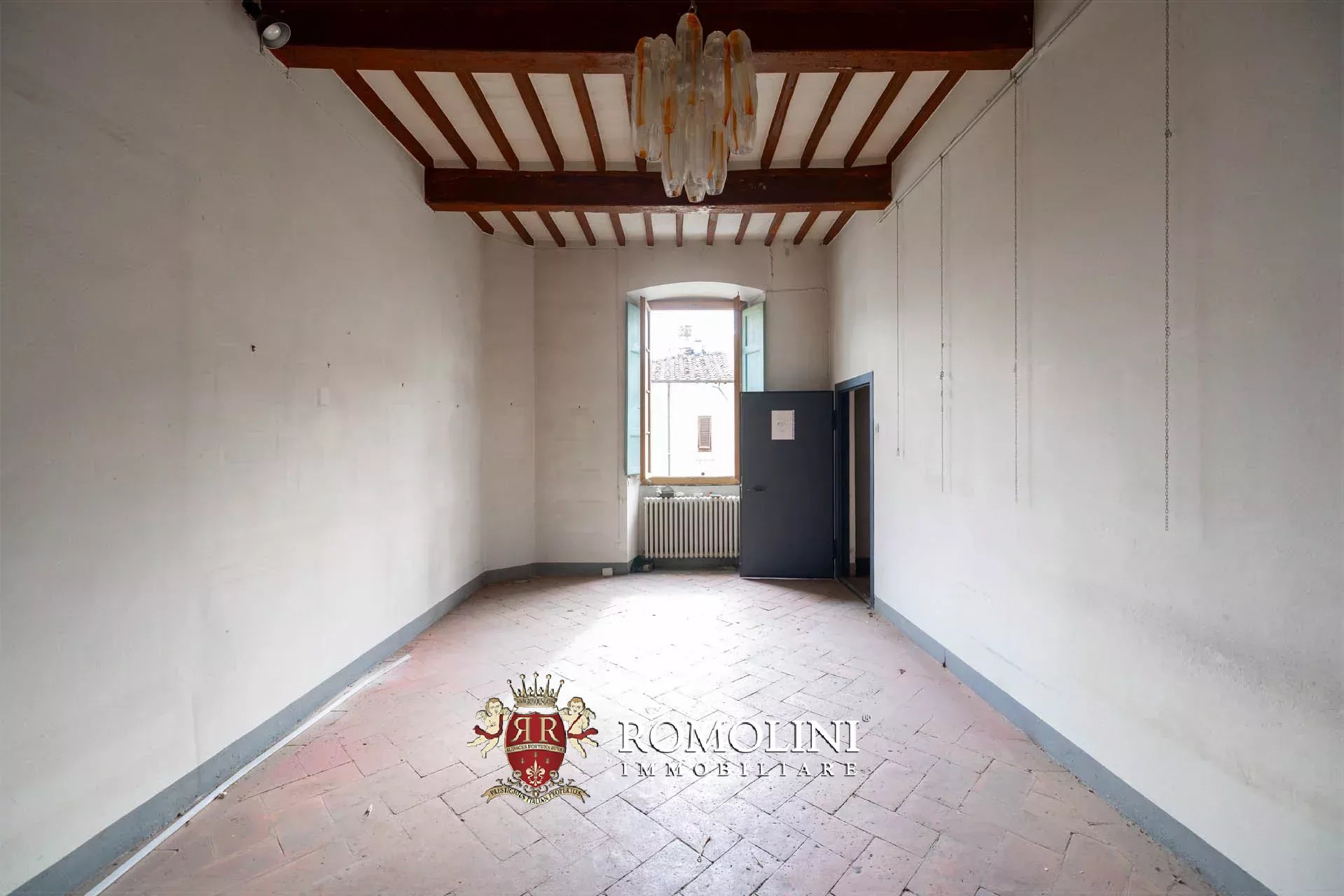 8 Bedroom Villa/Townhouse's Image 41
