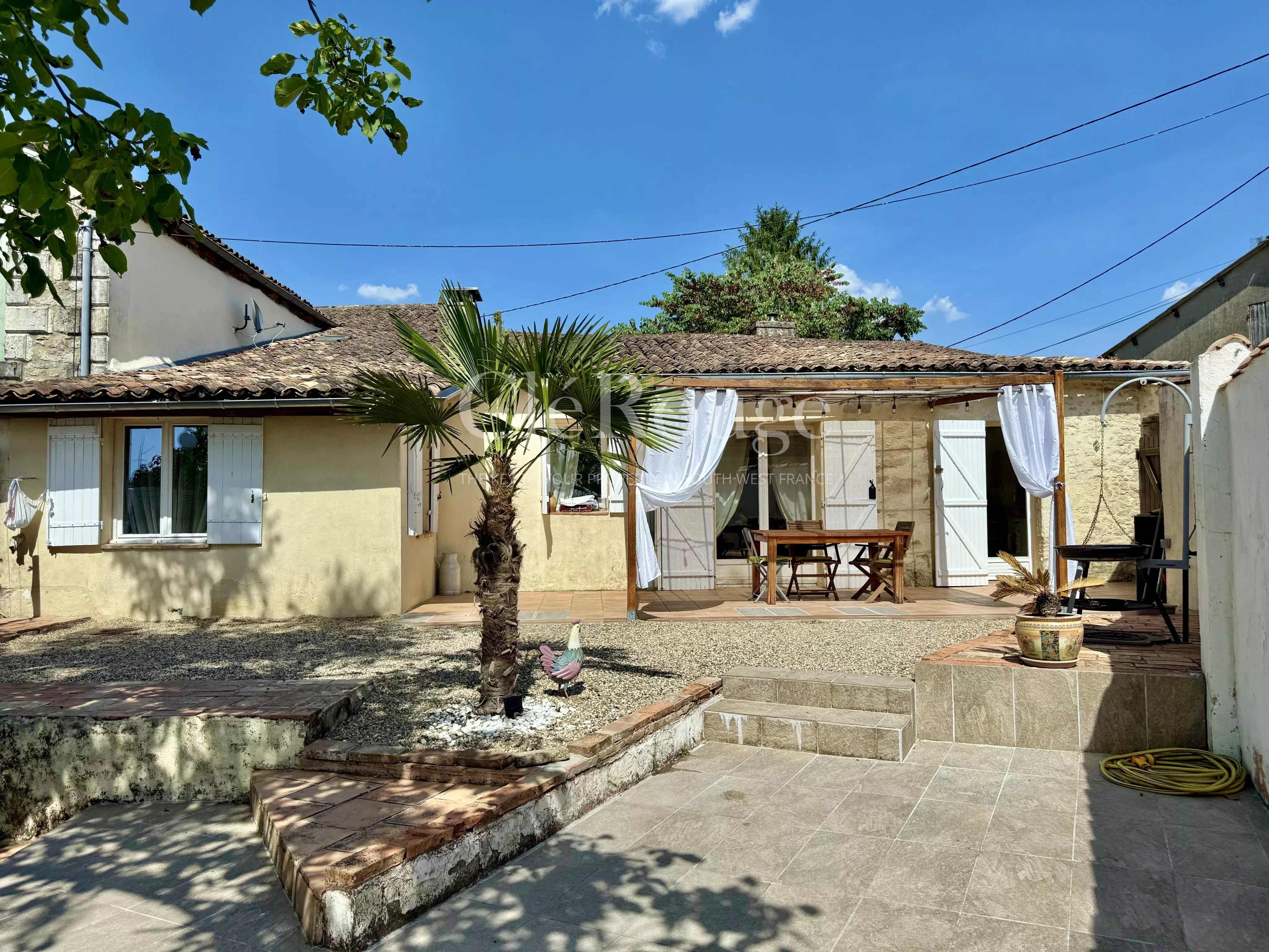 House in Duras - view 1