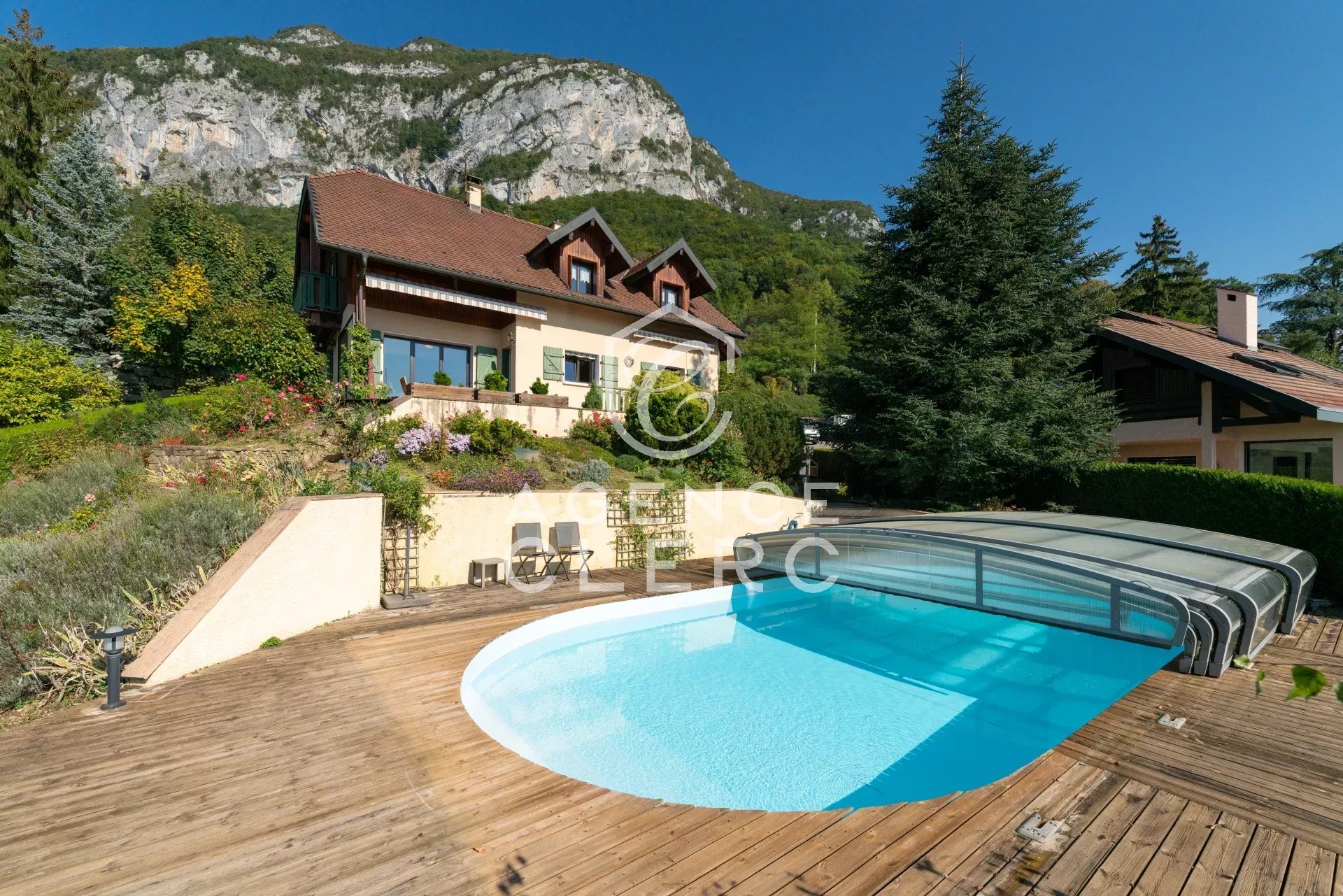 4 Bedroom Villa/Townhouse's Image 5