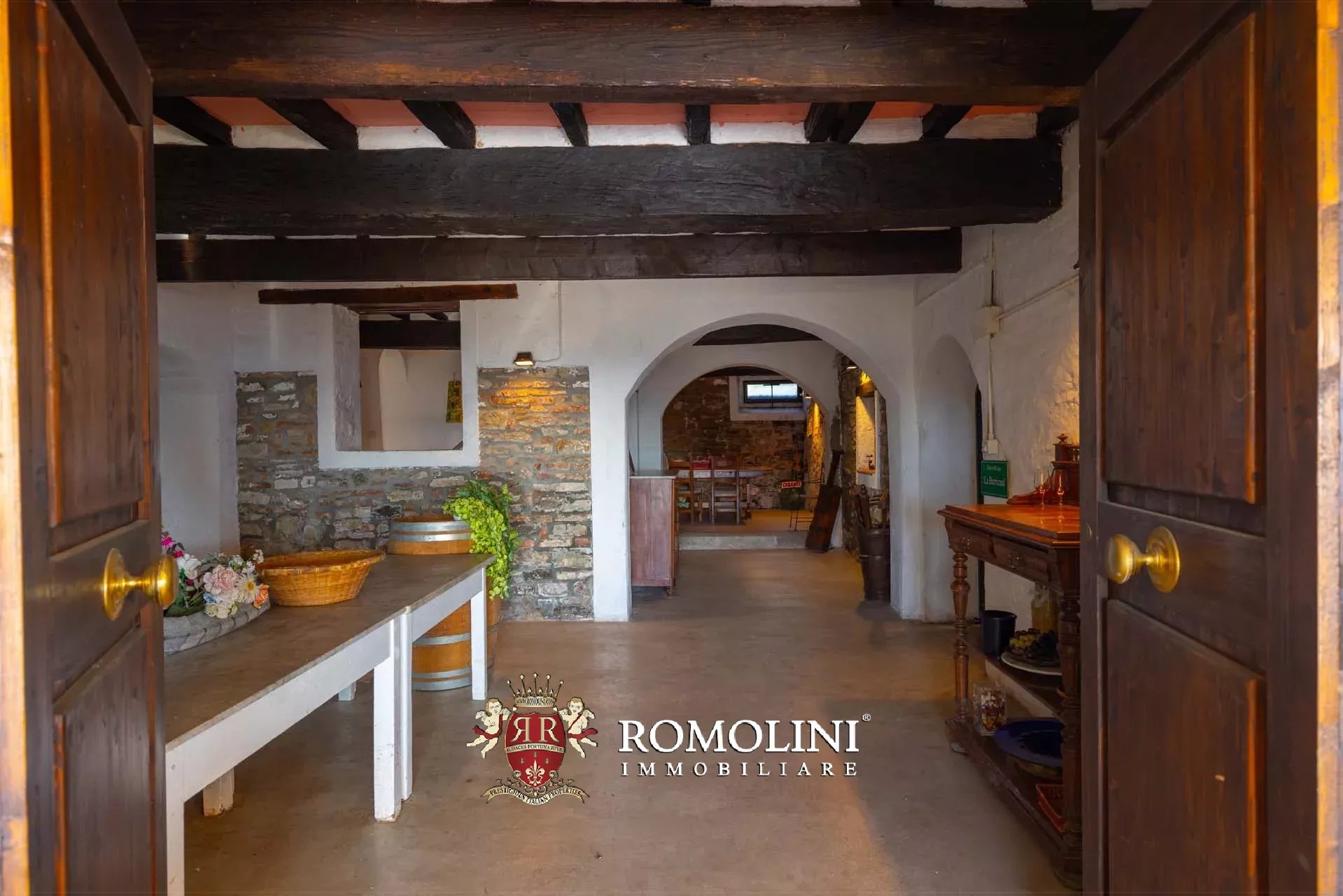 14 Bedroom Vineyard's Image 30