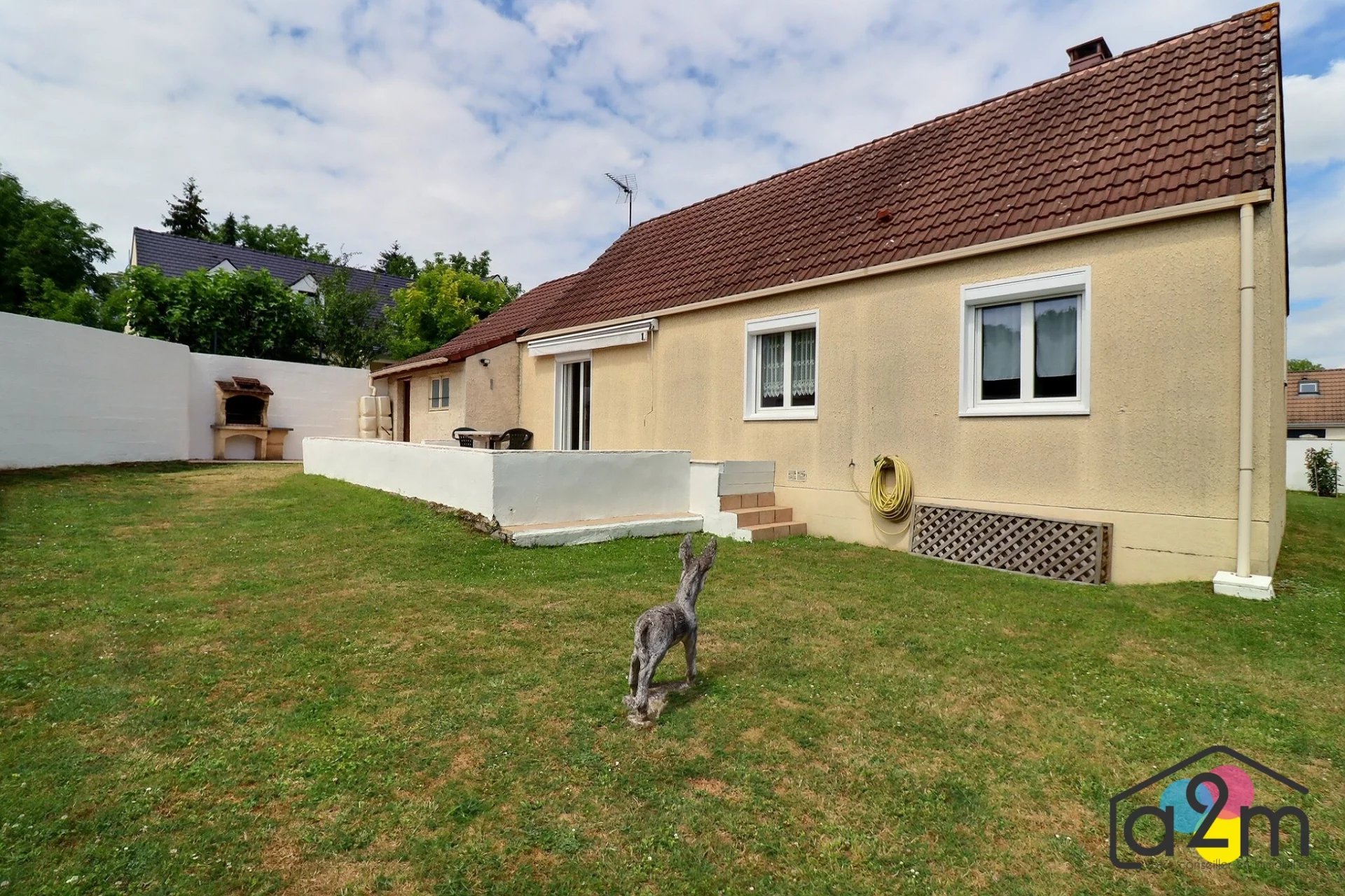 Maison individuelle de plain-pied avec garage – Calme en impasse