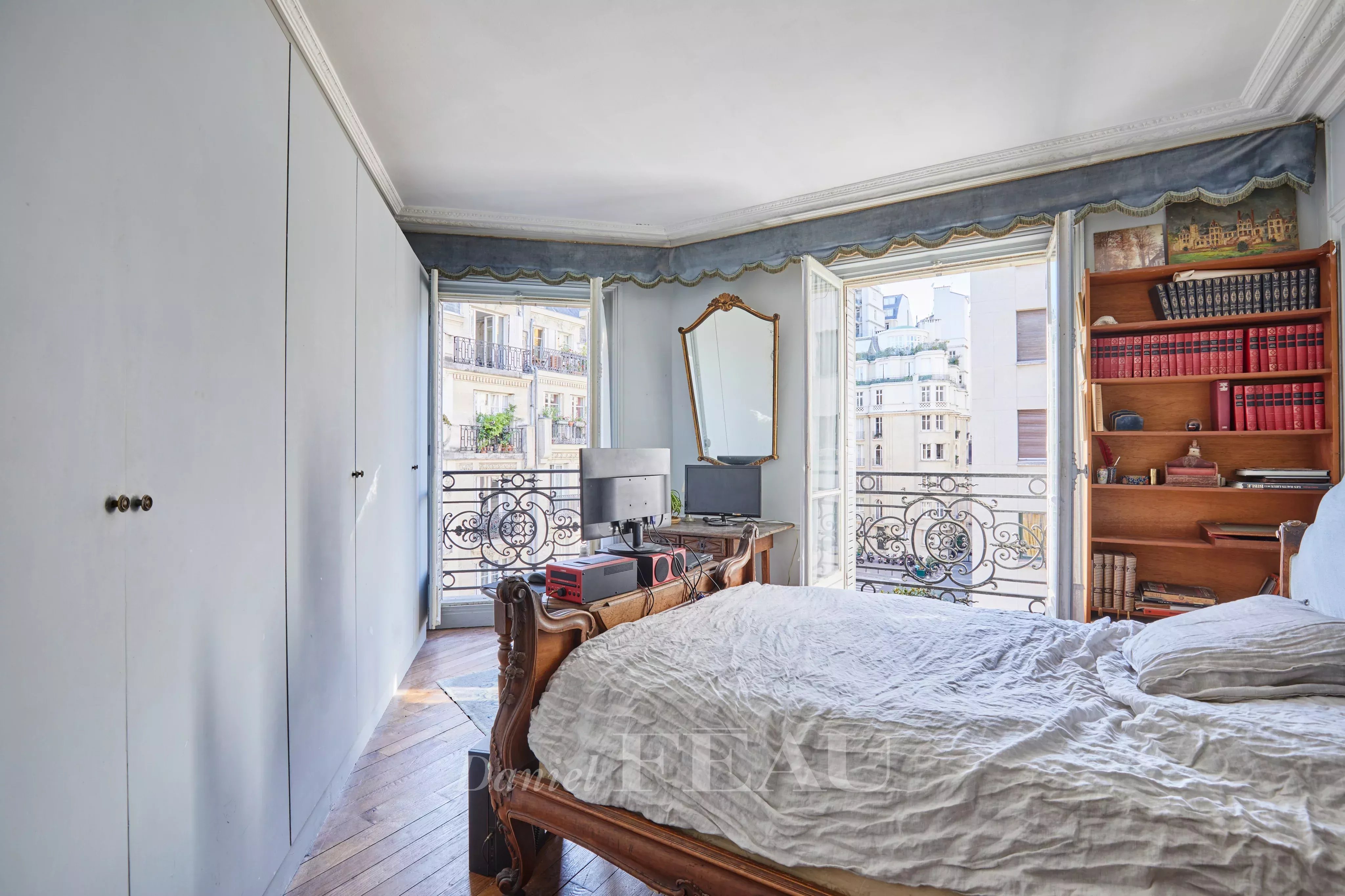 Sale Apartment Paris 16th