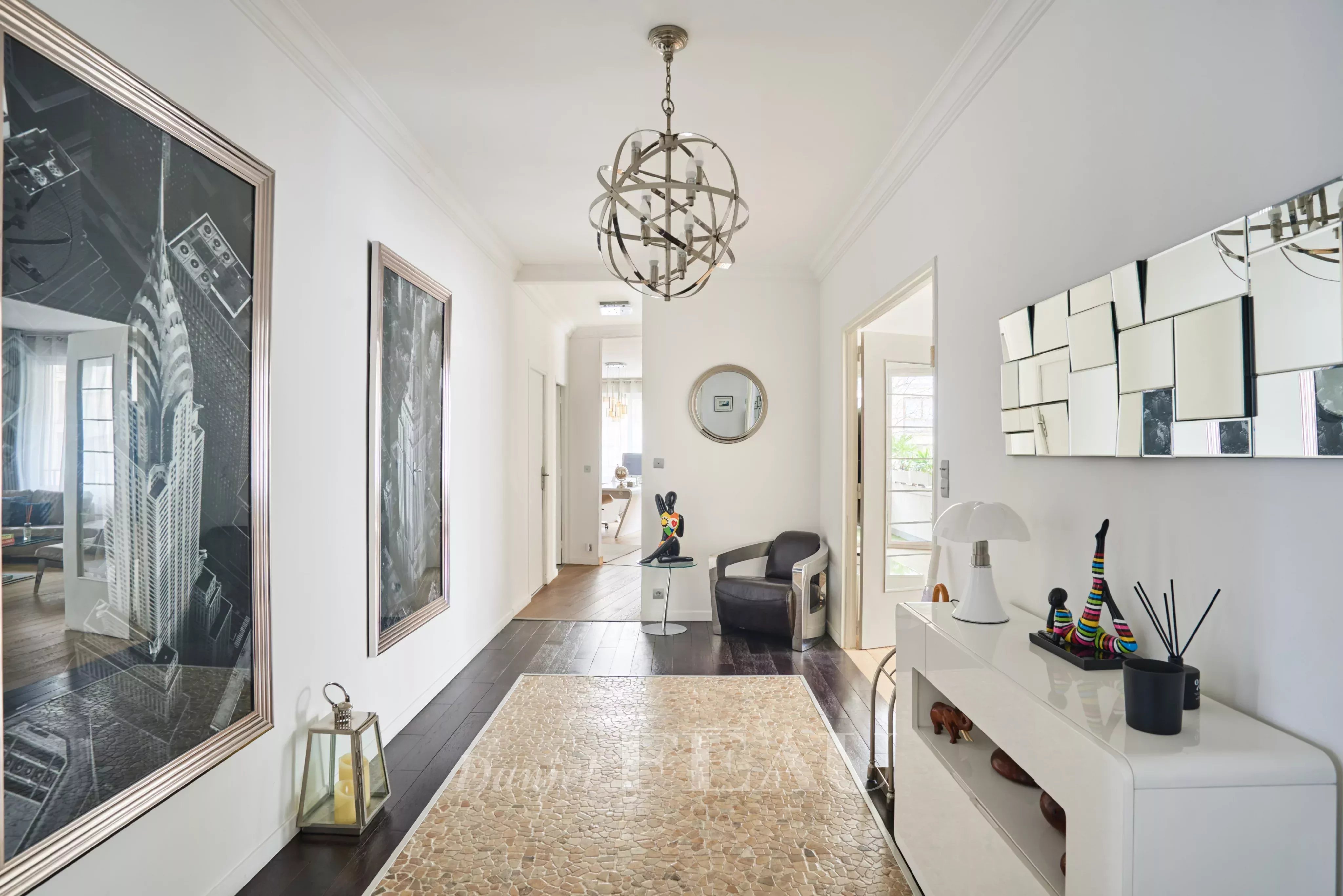 Sale Apartment Paris 16th
