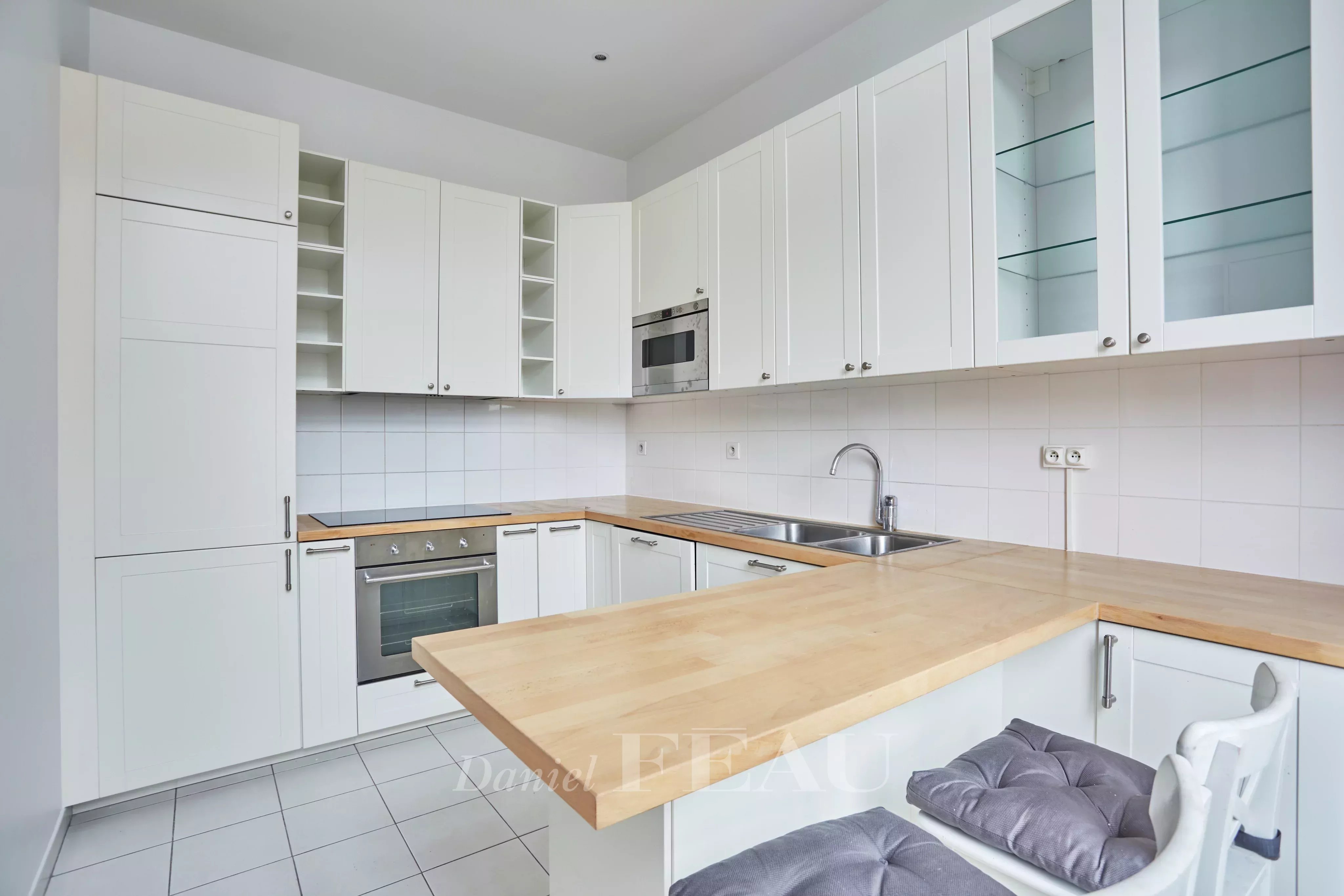 Location Appartement Paris 8ème