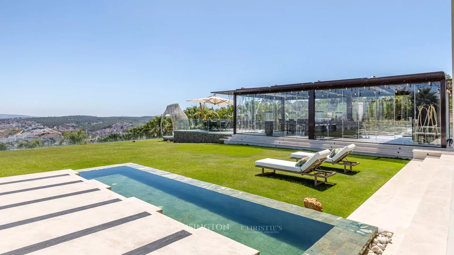 4 Bedroom Villa/Townhouse's Image 3