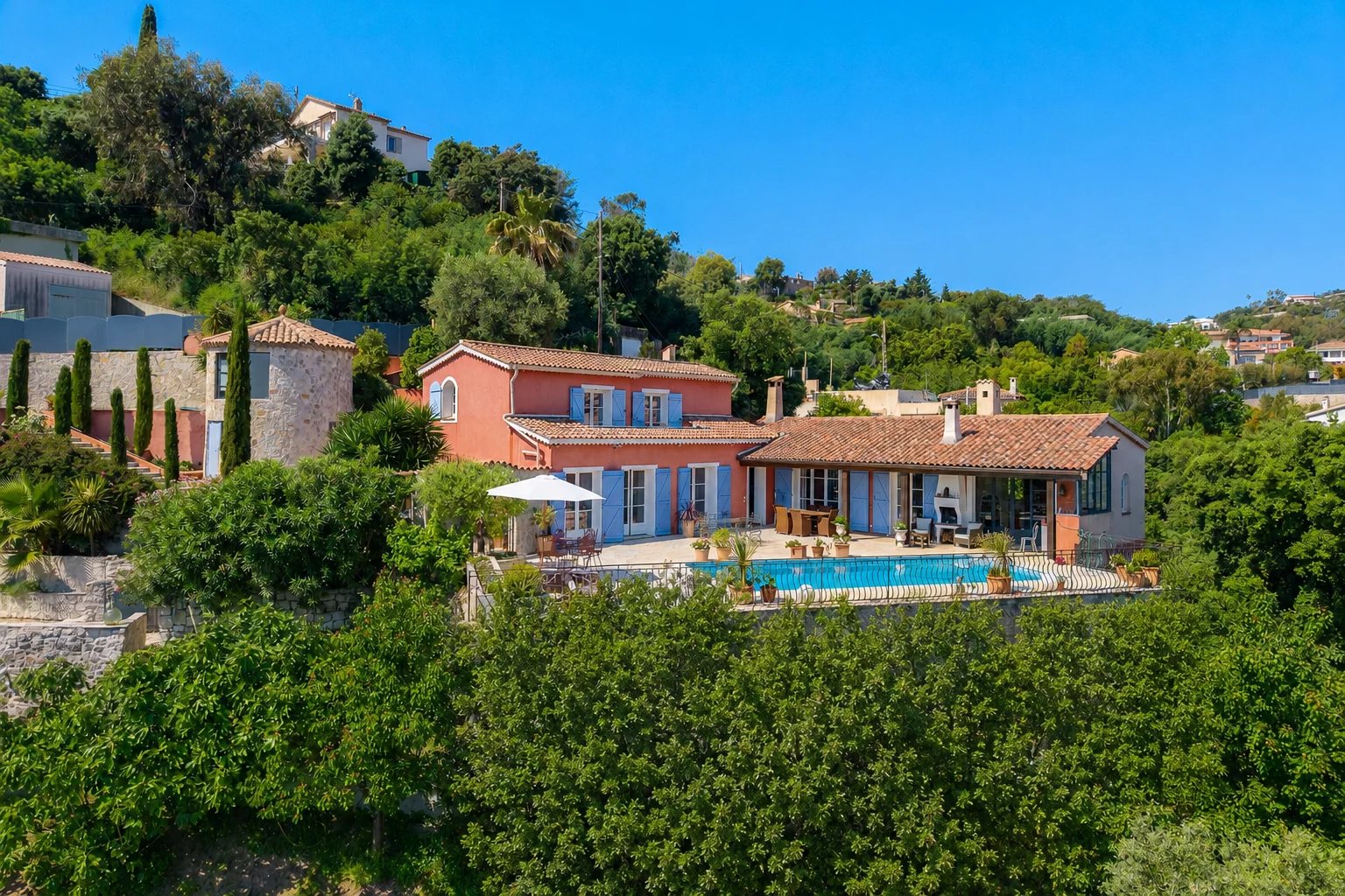 CHARMING SEA-VIEW PROPERTY IN THE LES TERMES AREA