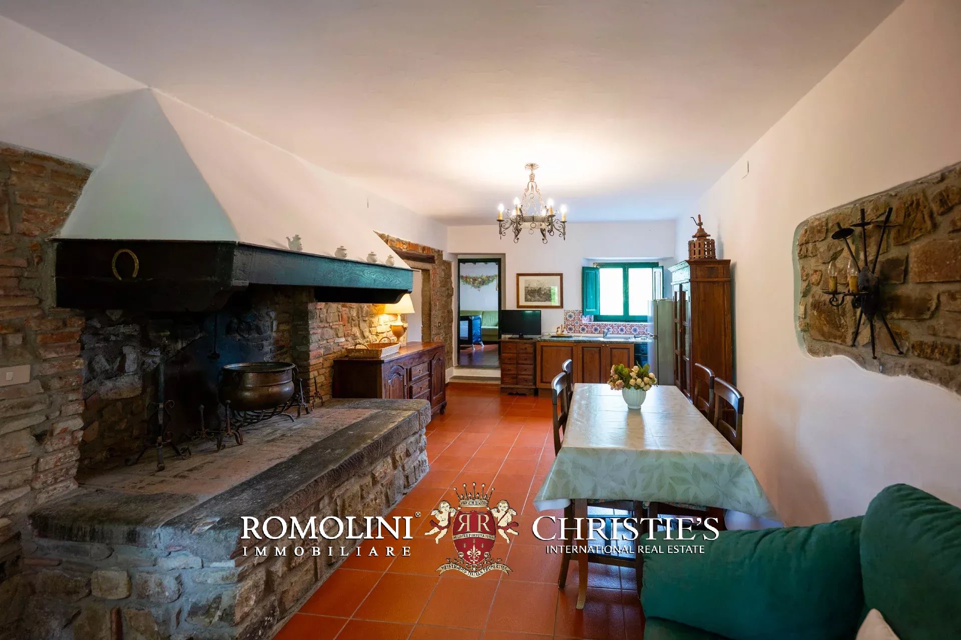 13 Bedroom Villa/Townhouse's Image 19