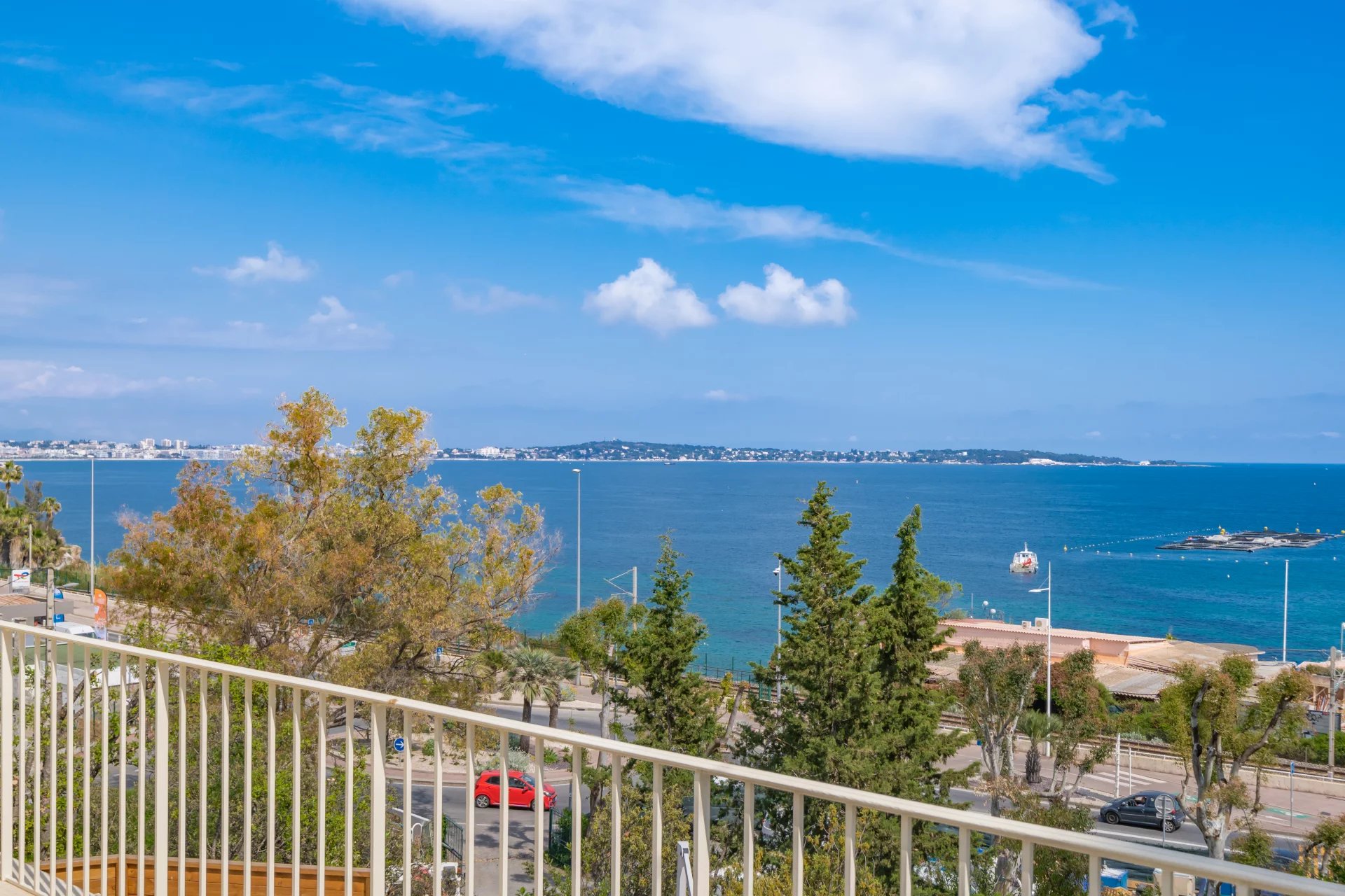 CANNES EDEN ÉLÉGANTE VILLA RÉNOVÉE AVEC VUE MER - Photo 3