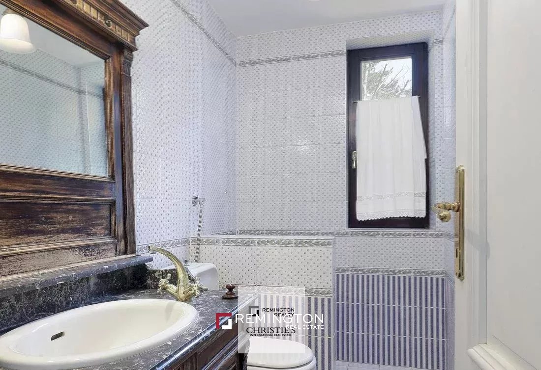4 Bedroom Villa/Townhouse's Image 13