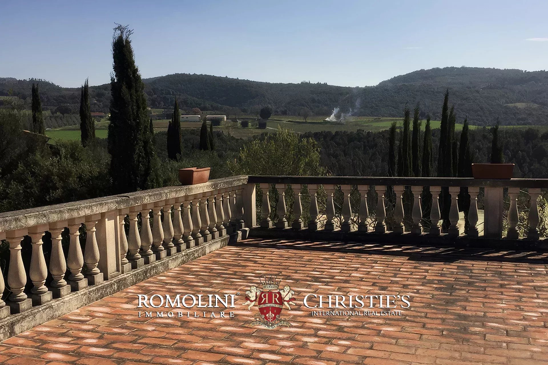 8 Bedroom Vineyard's Image 18