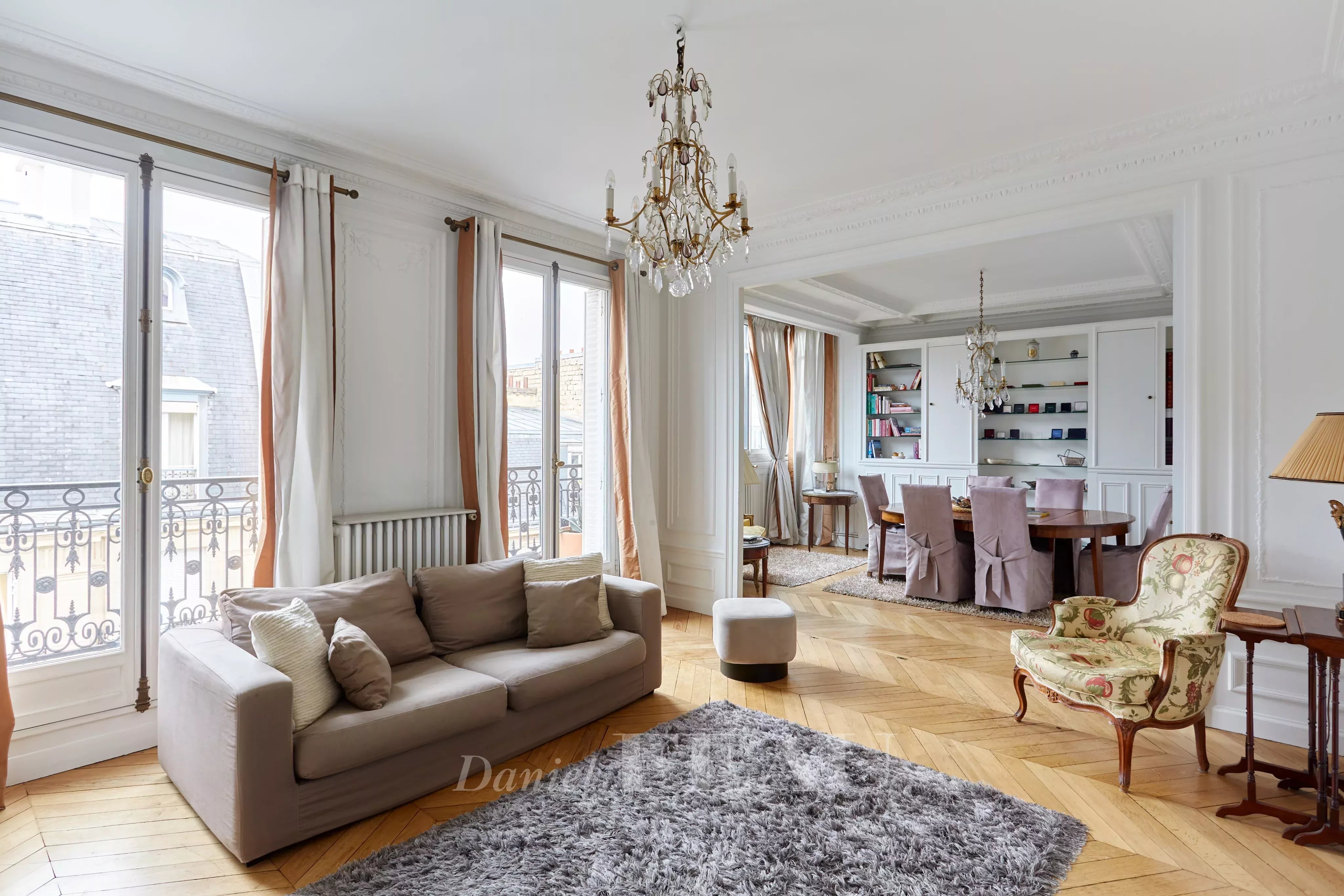 Sale Apartment Paris 16th