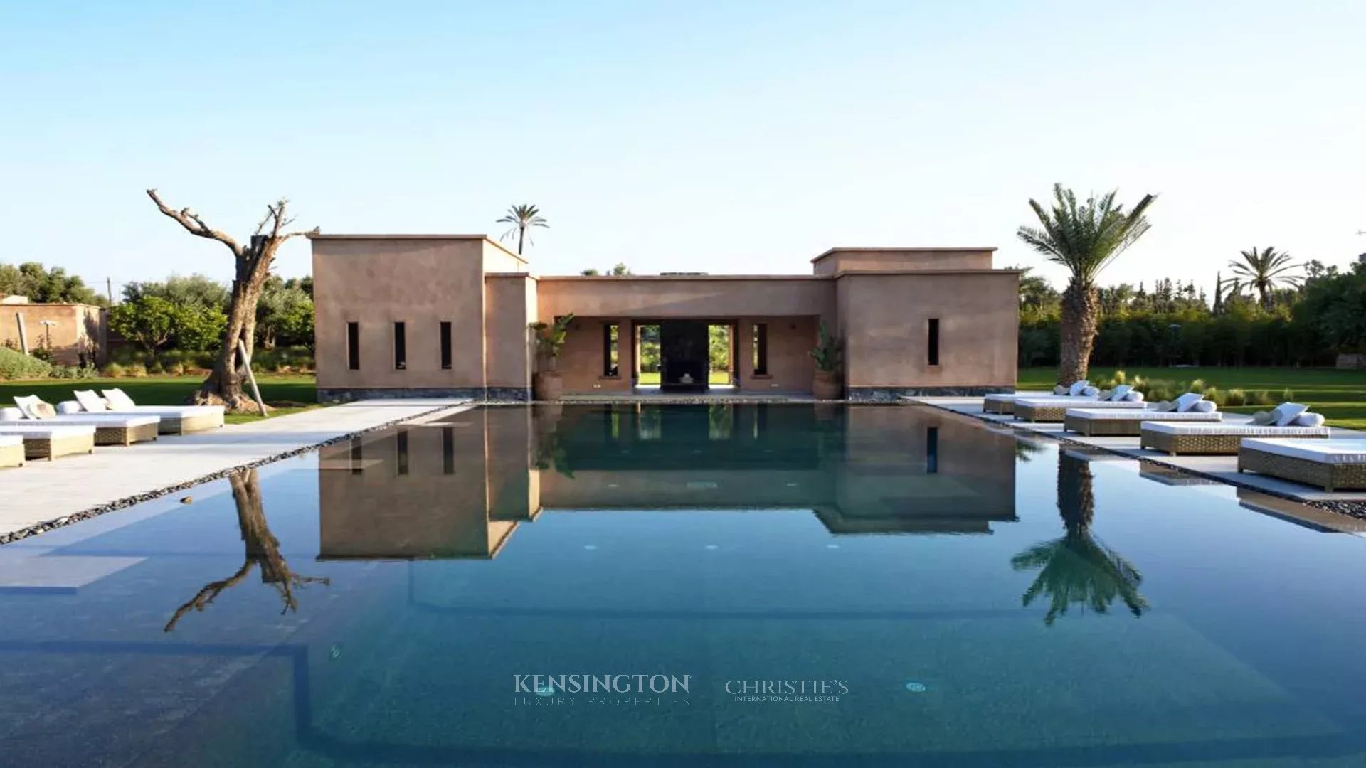 6 Bedroom Villa/Townhouse's Image 5