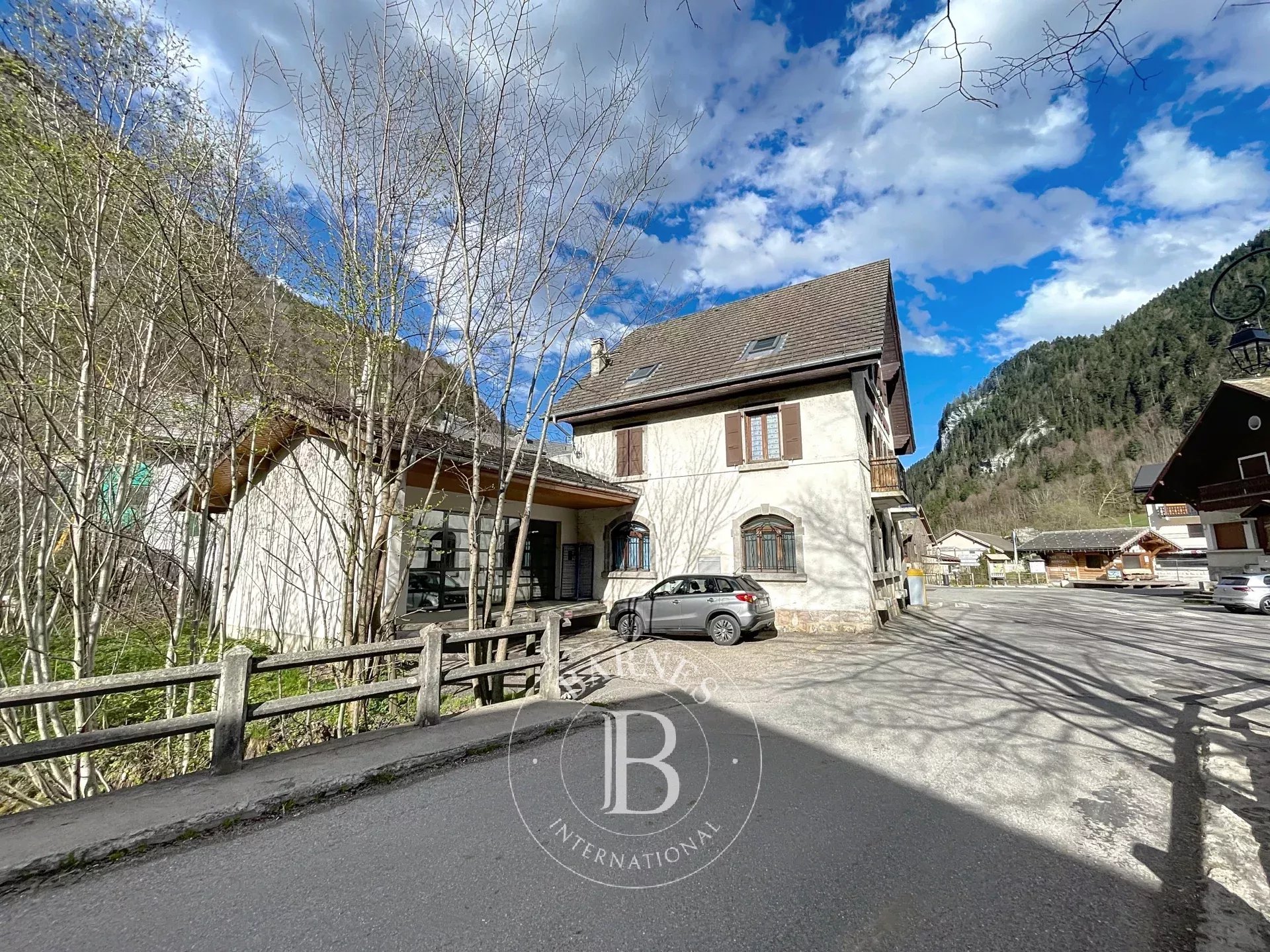 Photo of Property Complex in the Heart of Abondance