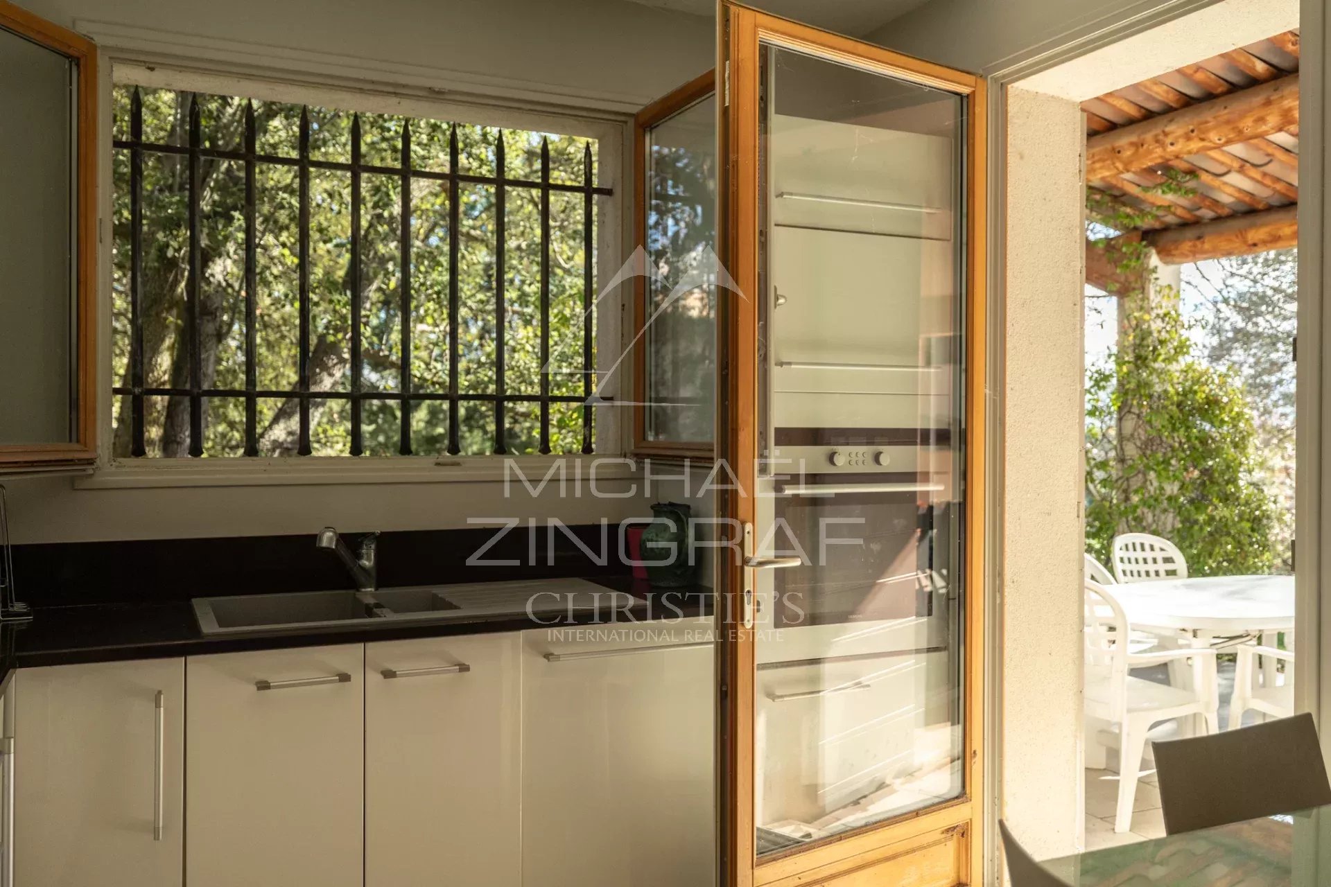4 Bedroom Villa/Townhouse's Image 3