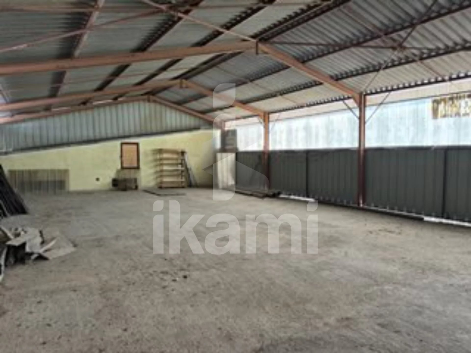 Bâtiment 500 m2 sur parcelle 21629 m2 et Terrain 2254 m2 - C