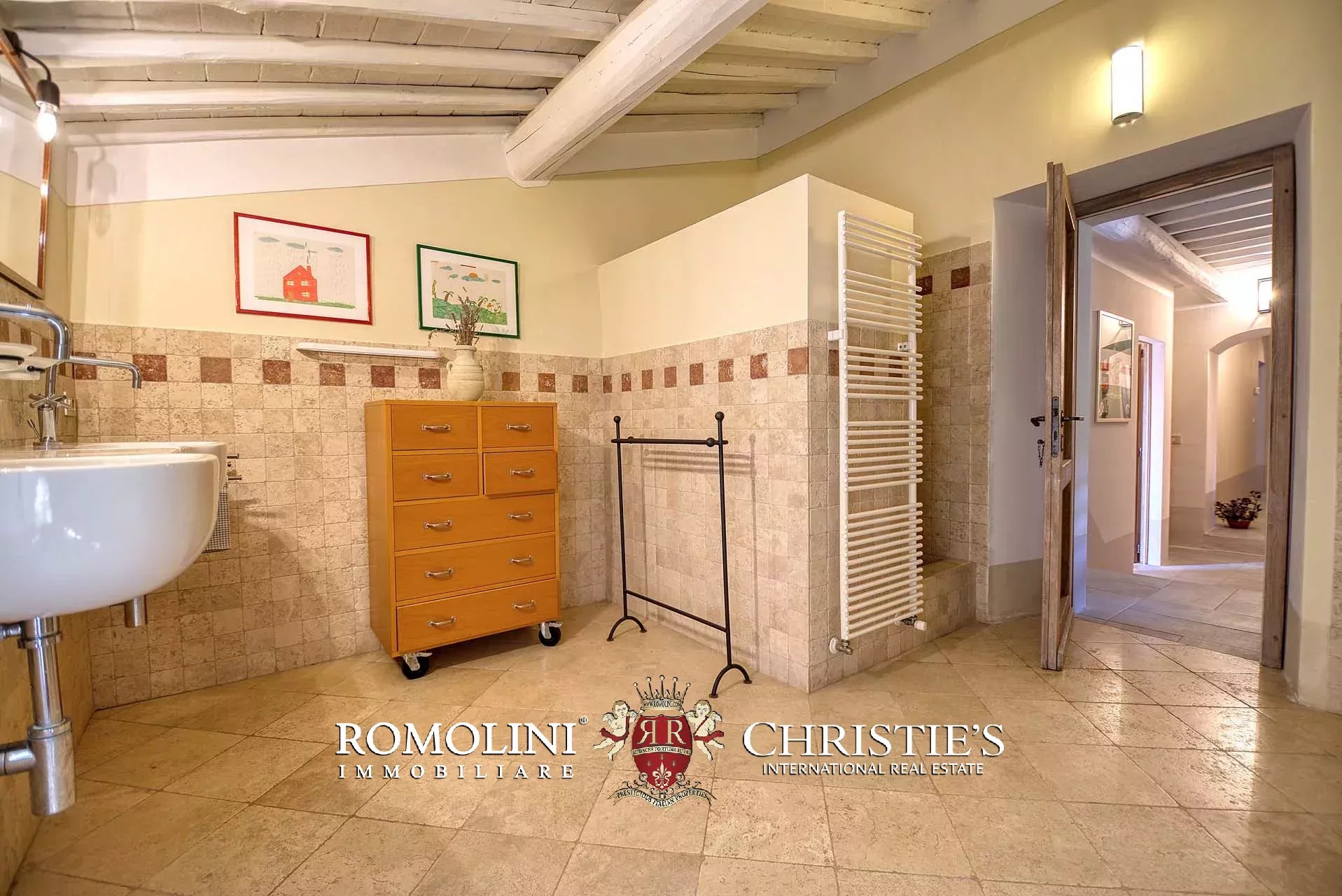 6 Bedroom Villa/Townhouse's Image 41